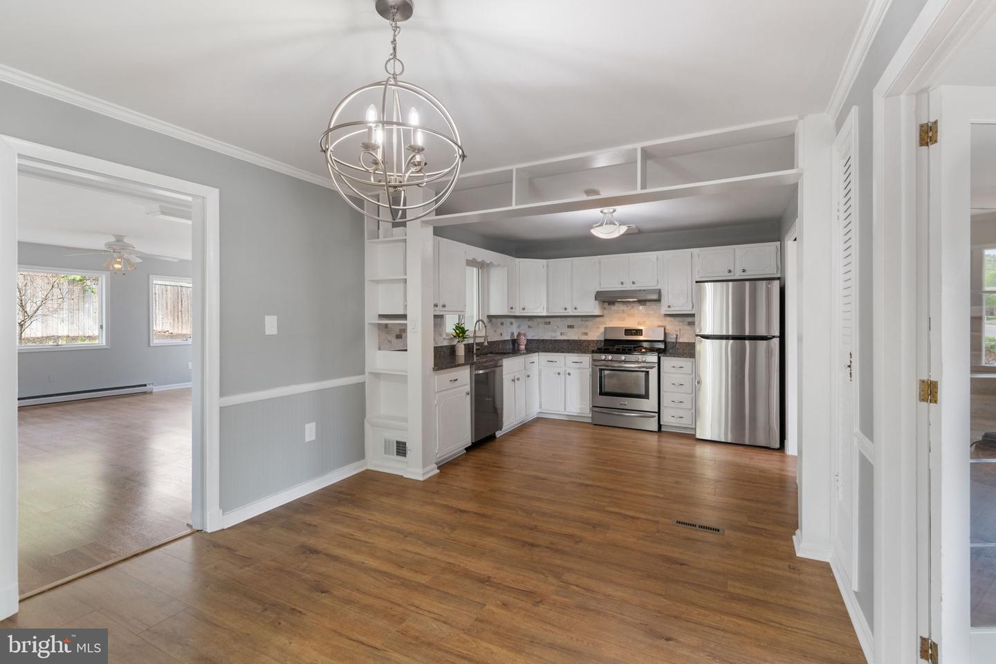7024 STATENDAM CT, MCLEAN, Virginia 22101, 4 Bedrooms Bedrooms, ,3 BathroomsBathrooms,Residential,For sale,7024 STATENDAM CT,VAFX2238512 MLS # VAFX2238512