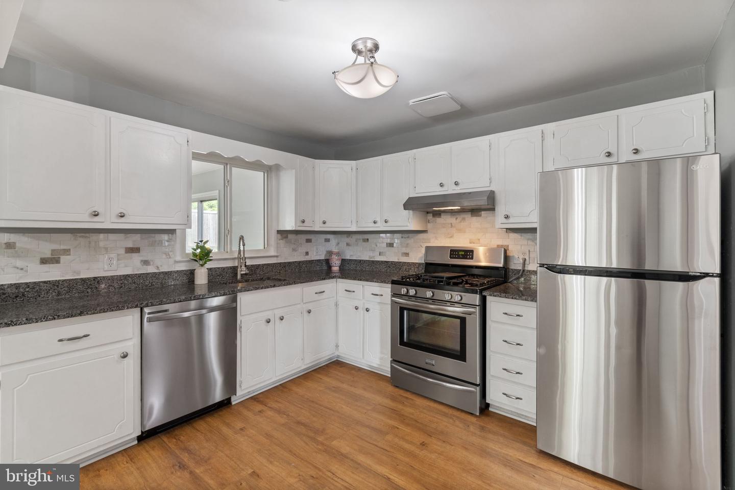 7024 STATENDAM CT, MCLEAN, Virginia 22101, 4 Bedrooms Bedrooms, ,3 BathroomsBathrooms,Residential,For sale,7024 STATENDAM CT,VAFX2238512 MLS # VAFX2238512