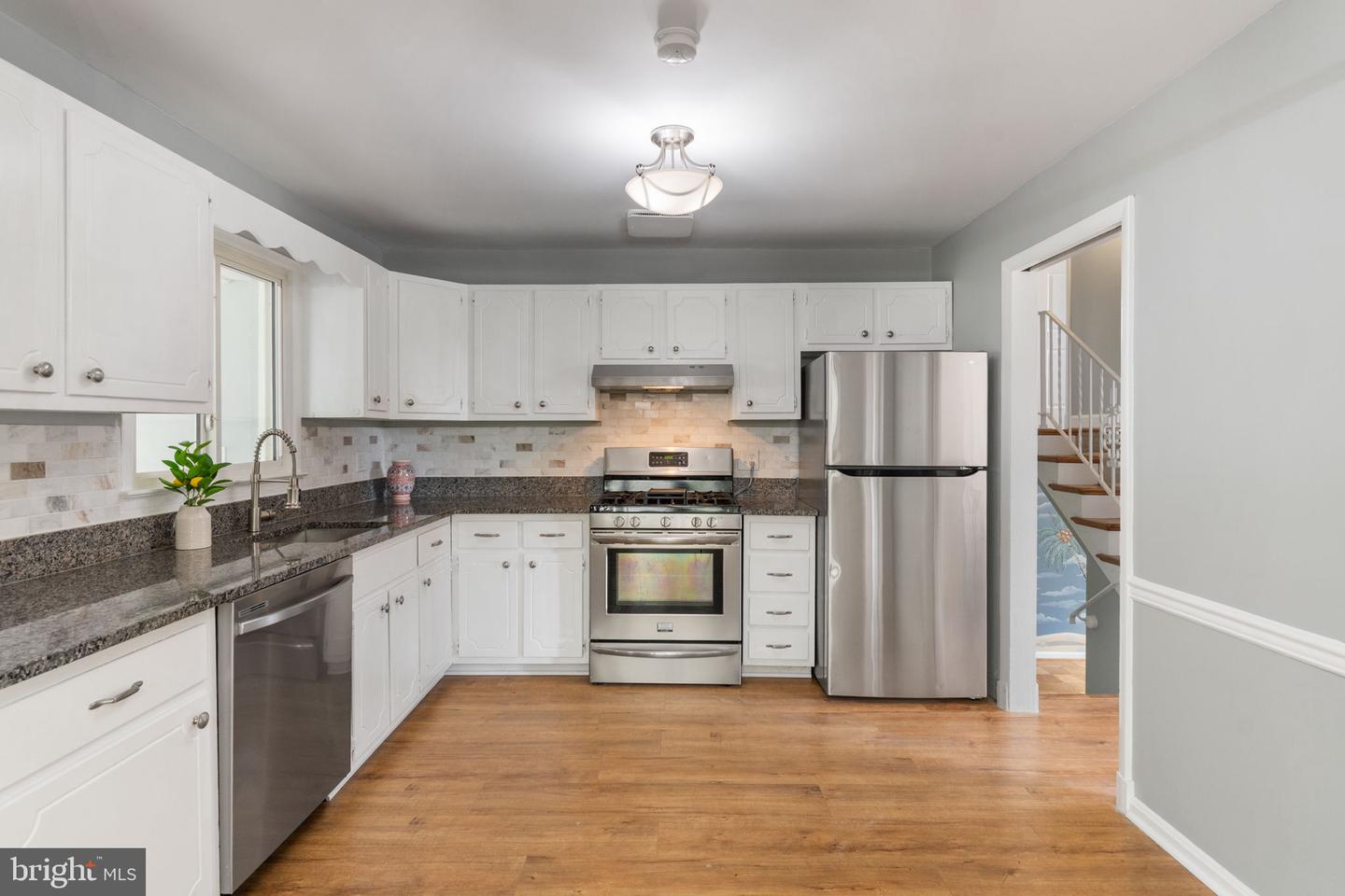 7024 STATENDAM CT, MCLEAN, Virginia 22101, 4 Bedrooms Bedrooms, ,3 BathroomsBathrooms,Residential,For sale,7024 STATENDAM CT,VAFX2238512 MLS # VAFX2238512