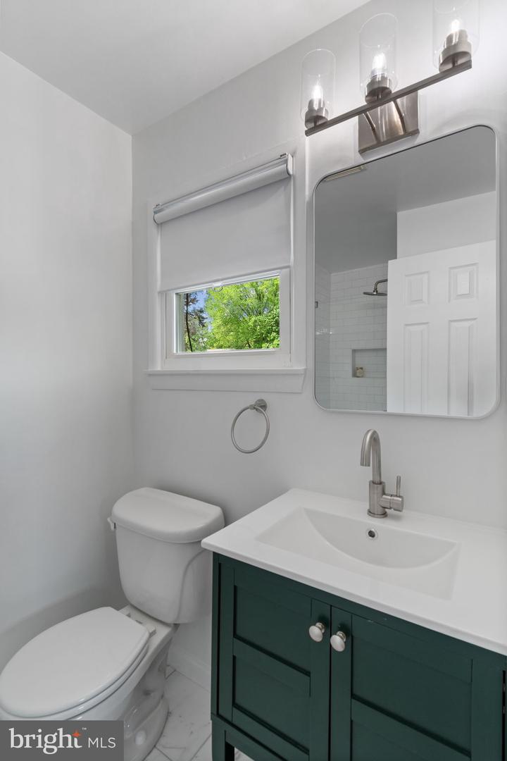 7024 STATENDAM CT, MCLEAN, Virginia 22101, 4 Bedrooms Bedrooms, ,3 BathroomsBathrooms,Residential,For sale,7024 STATENDAM CT,VAFX2238512 MLS # VAFX2238512