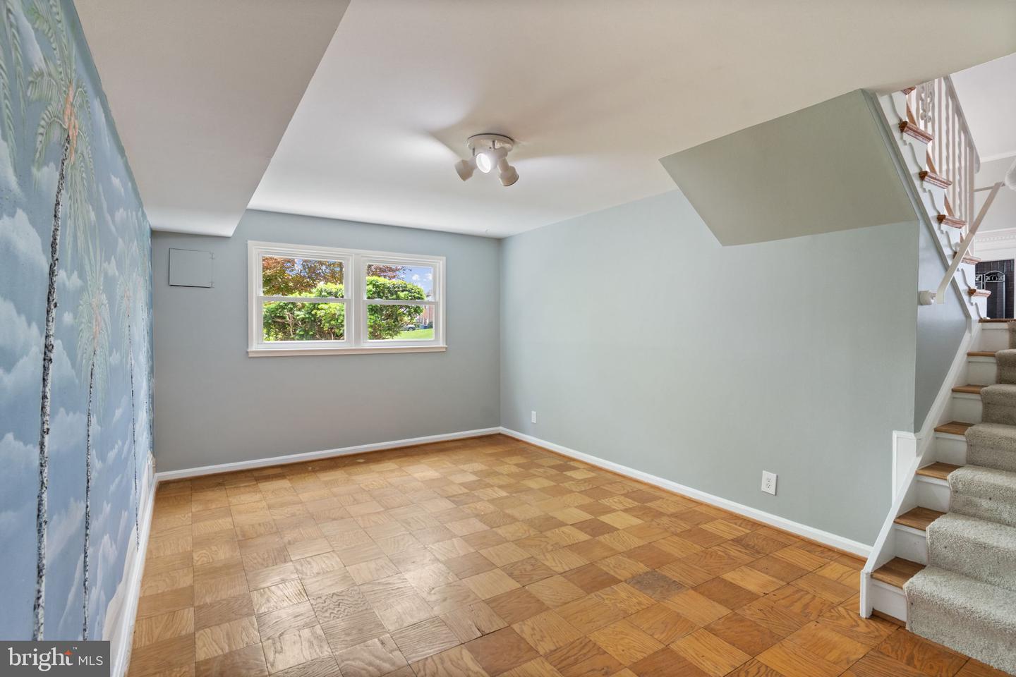 7024 STATENDAM CT, MCLEAN, Virginia 22101, 4 Bedrooms Bedrooms, ,3 BathroomsBathrooms,Residential,For sale,7024 STATENDAM CT,VAFX2238512 MLS # VAFX2238512