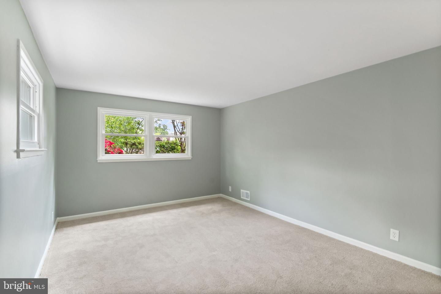 7024 STATENDAM CT, MCLEAN, Virginia 22101, 4 Bedrooms Bedrooms, ,3 BathroomsBathrooms,Residential,For sale,7024 STATENDAM CT,VAFX2238512 MLS # VAFX2238512