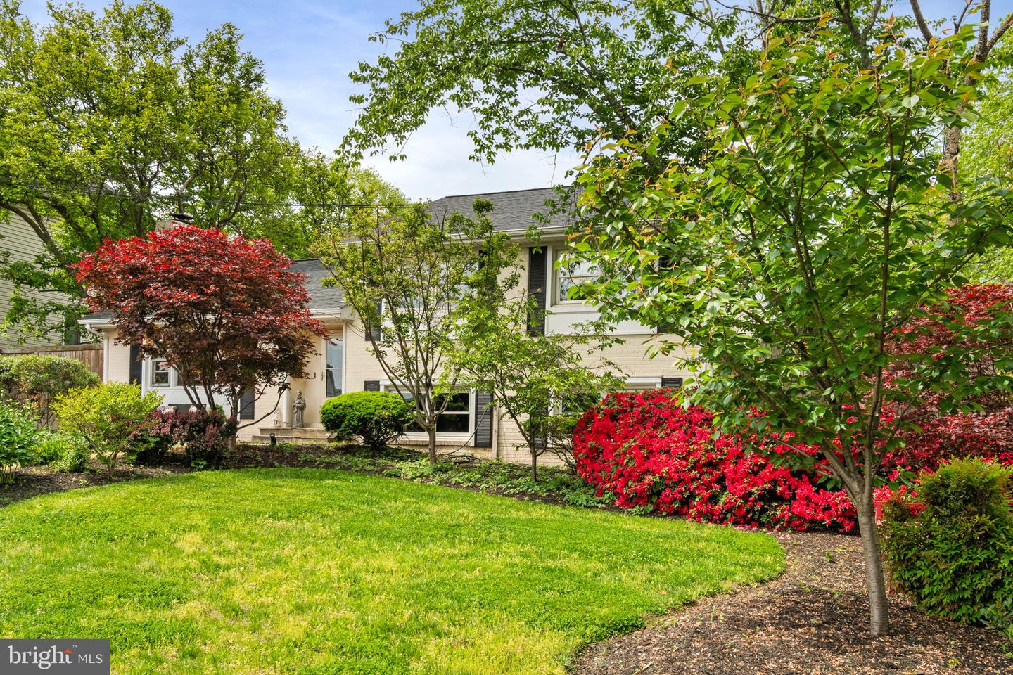 7024 STATENDAM CT, MCLEAN, Virginia 22101, 4 Bedrooms Bedrooms, ,3 BathroomsBathrooms,Residential,For sale,7024 STATENDAM CT,VAFX2238512 MLS # VAFX2238512
