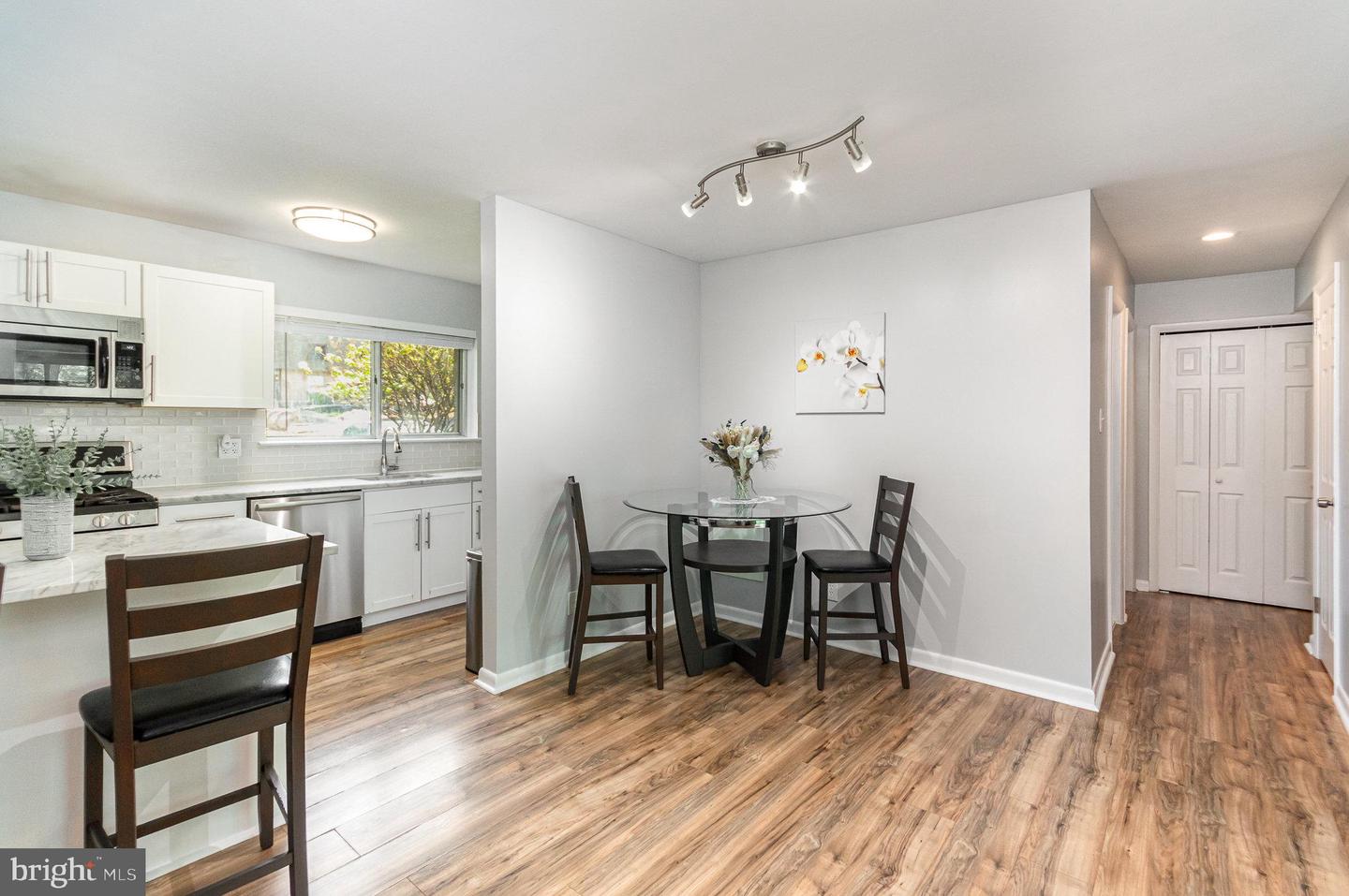 11600 VANTAGE HILL RD #11B, RESTON, Virginia 20190, 2 Bedrooms Bedrooms, ,2 BathroomsBathrooms,Residential,For sale,11600 VANTAGE HILL RD #11B,VAFX2238522 MLS # VAFX2238522