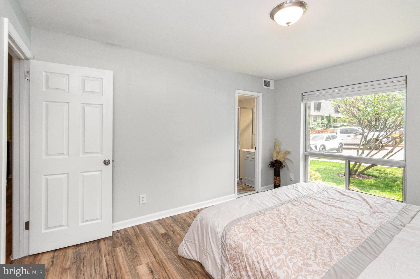 11600 VANTAGE HILL RD #11B, RESTON, Virginia 20190, 2 Bedrooms Bedrooms, ,2 BathroomsBathrooms,Residential,For sale,11600 VANTAGE HILL RD #11B,VAFX2238522 MLS # VAFX2238522