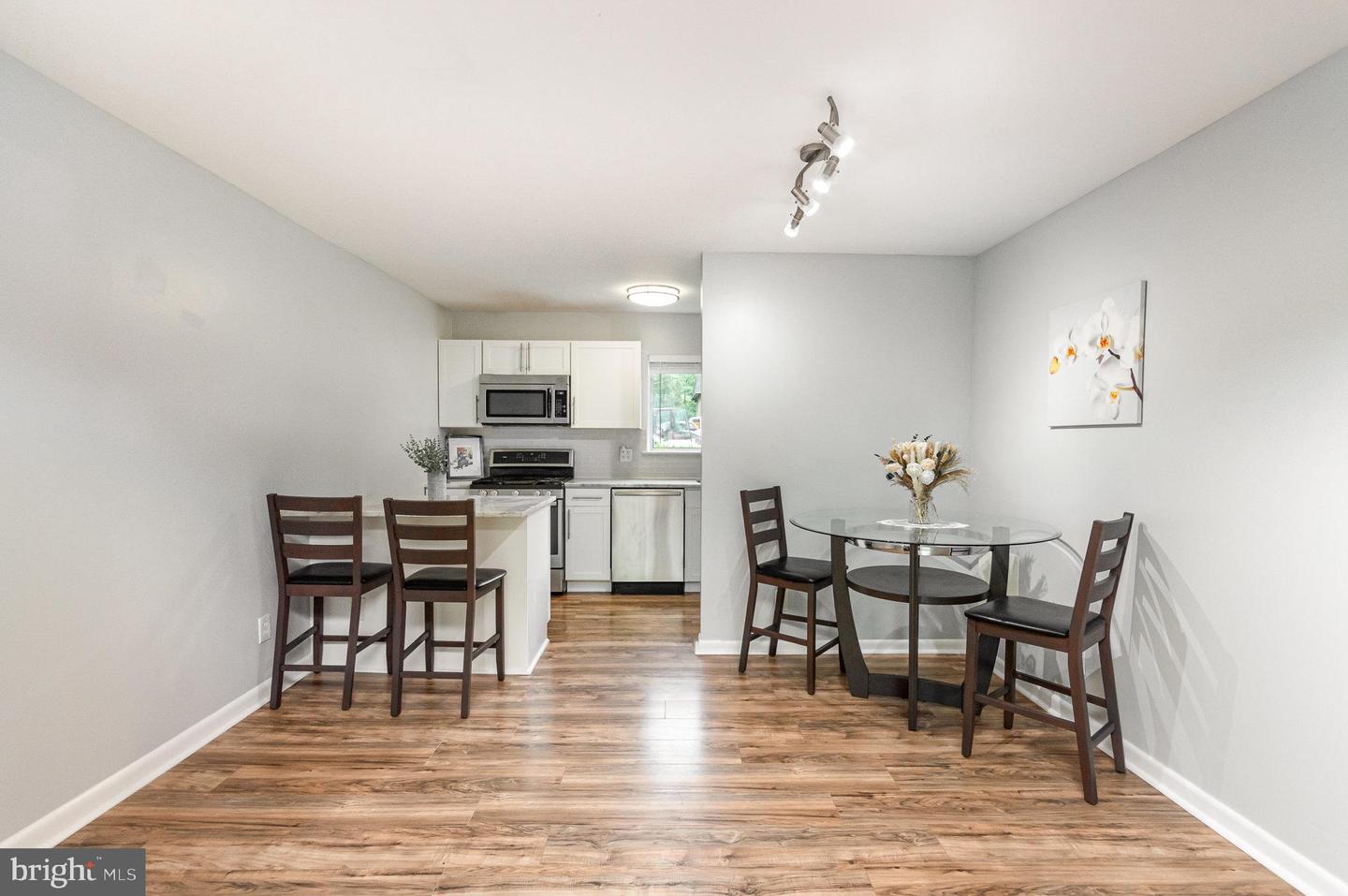 11600 VANTAGE HILL RD #11B, RESTON, Virginia 20190, 2 Bedrooms Bedrooms, ,2 BathroomsBathrooms,Residential,For sale,11600 VANTAGE HILL RD #11B,VAFX2238522 MLS # VAFX2238522