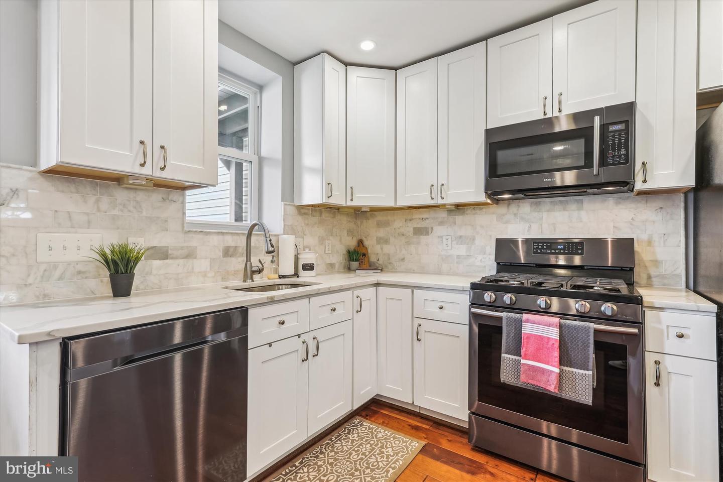 931 FARRAGUT ST NW, WASHINGTON, District Of Columbia 20011, 3 Bedrooms Bedrooms, ,2 BathroomsBathrooms,Residential,For sale,931 FARRAGUT ST NW,DCDC2172700 MLS # DCDC2172700