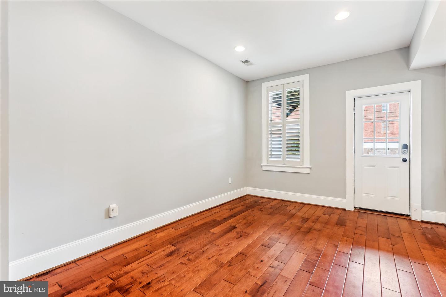 931 FARRAGUT ST NW, WASHINGTON, District Of Columbia 20011, 3 Bedrooms Bedrooms, ,2 BathroomsBathrooms,Residential,For sale,931 FARRAGUT ST NW,DCDC2172700 MLS # DCDC2172700