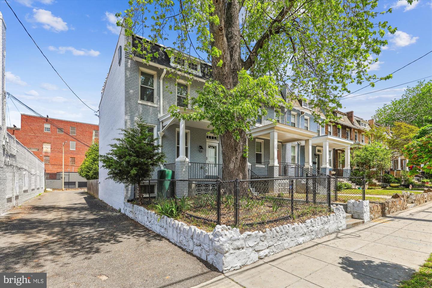 931 FARRAGUT ST NW, WASHINGTON, District Of Columbia 20011, 3 Bedrooms Bedrooms, ,2 BathroomsBathrooms,Residential,For sale,931 FARRAGUT ST NW,DCDC2172700 MLS # DCDC2172700