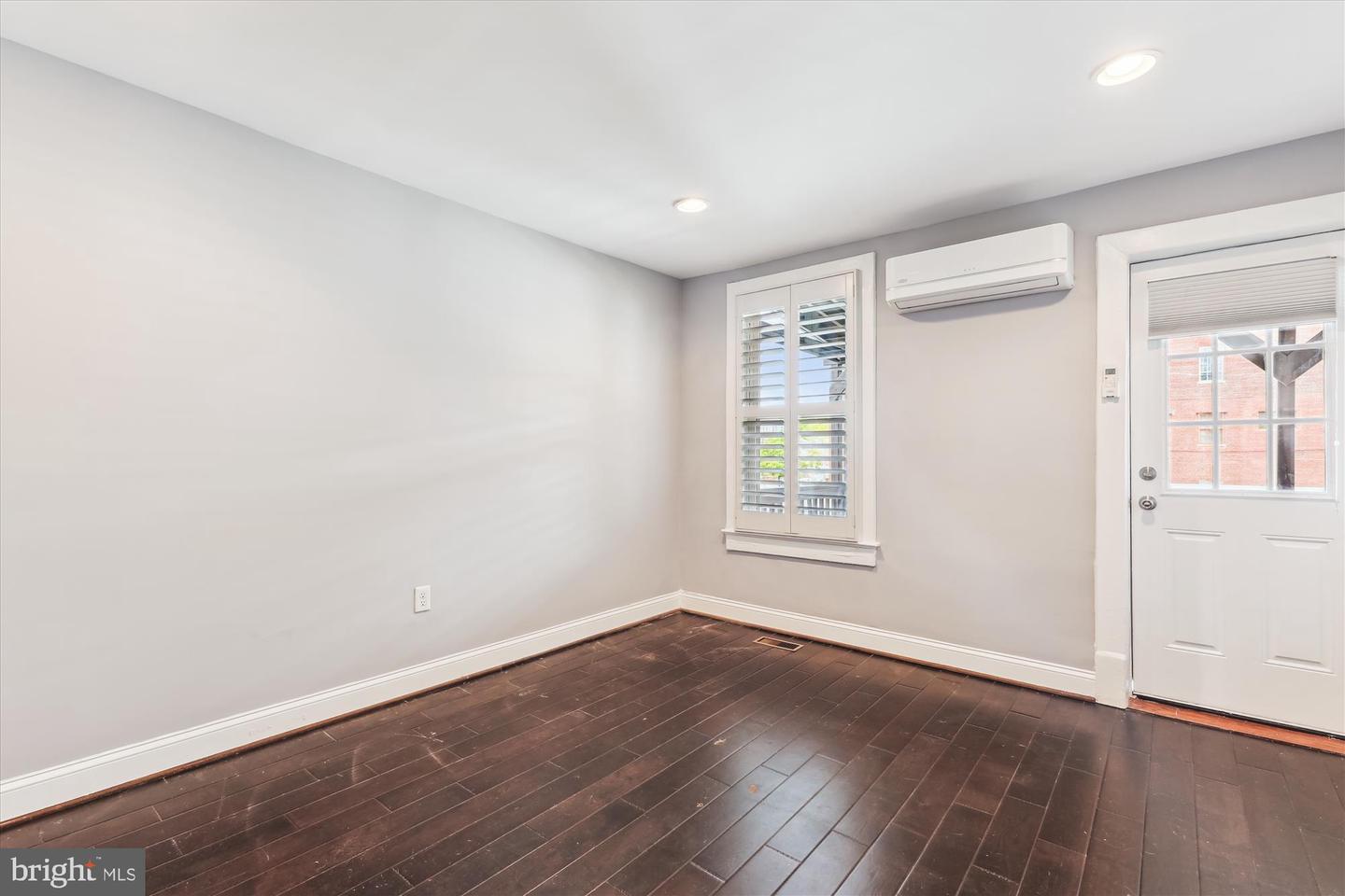 931 FARRAGUT ST NW, WASHINGTON, District Of Columbia 20011, 3 Bedrooms Bedrooms, ,2 BathroomsBathrooms,Residential,For sale,931 FARRAGUT ST NW,DCDC2172700 MLS # DCDC2172700