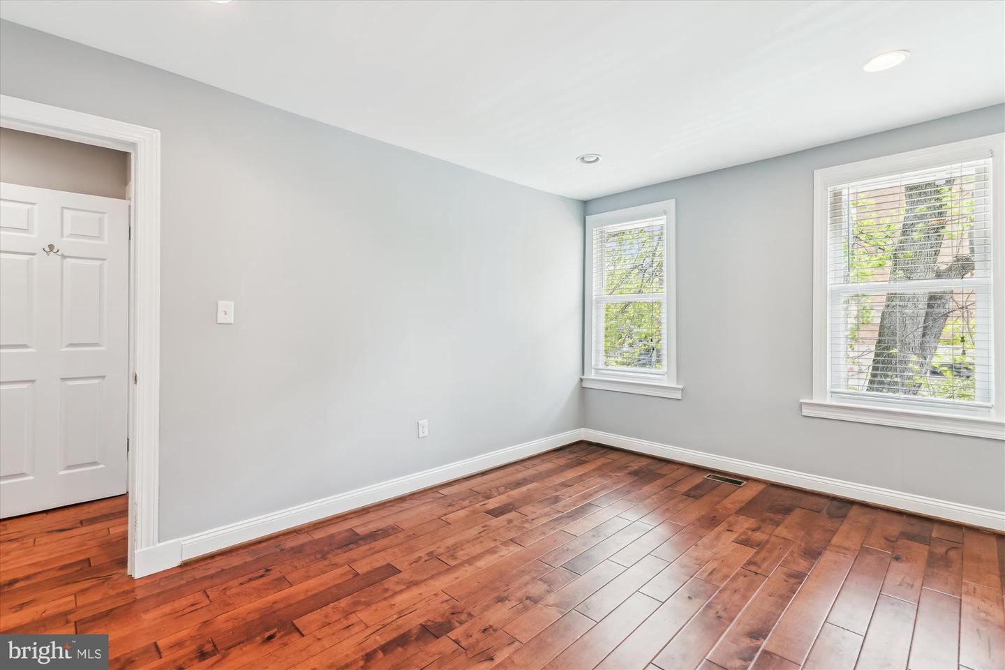 931 FARRAGUT ST NW, WASHINGTON, District Of Columbia 20011, 3 Bedrooms Bedrooms, ,2 BathroomsBathrooms,Residential,For sale,931 FARRAGUT ST NW,DCDC2172700 MLS # DCDC2172700