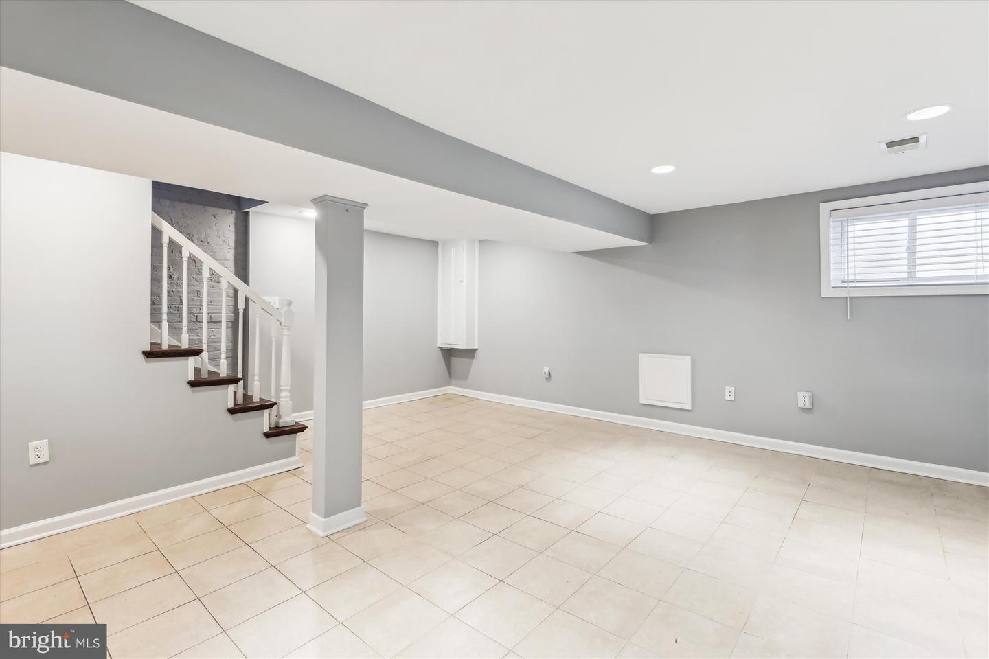931 FARRAGUT ST NW, WASHINGTON, District Of Columbia 20011, 3 Bedrooms Bedrooms, ,2 BathroomsBathrooms,Residential,For sale,931 FARRAGUT ST NW,DCDC2172700 MLS # DCDC2172700