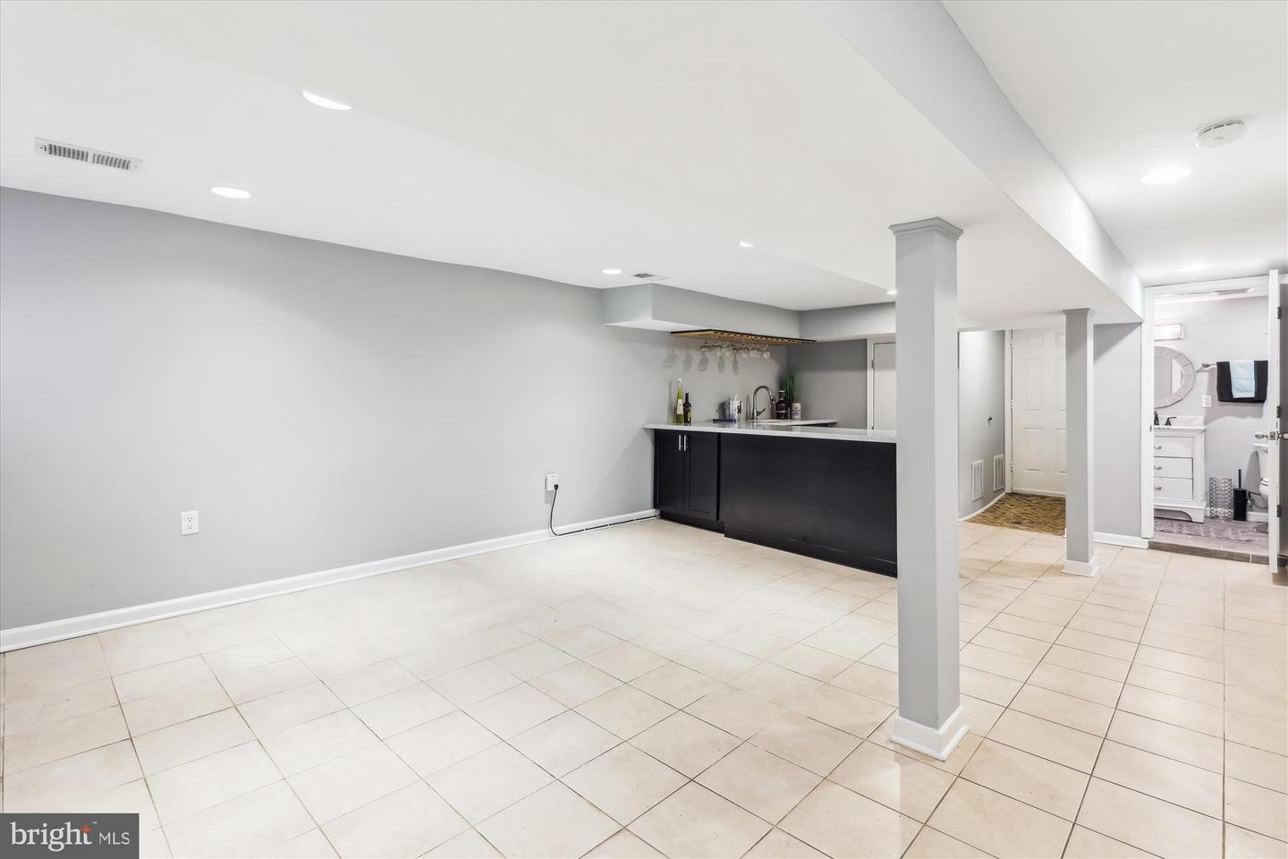 931 FARRAGUT ST NW, WASHINGTON, District Of Columbia 20011, 3 Bedrooms Bedrooms, ,2 BathroomsBathrooms,Residential,For sale,931 FARRAGUT ST NW,DCDC2172700 MLS # DCDC2172700