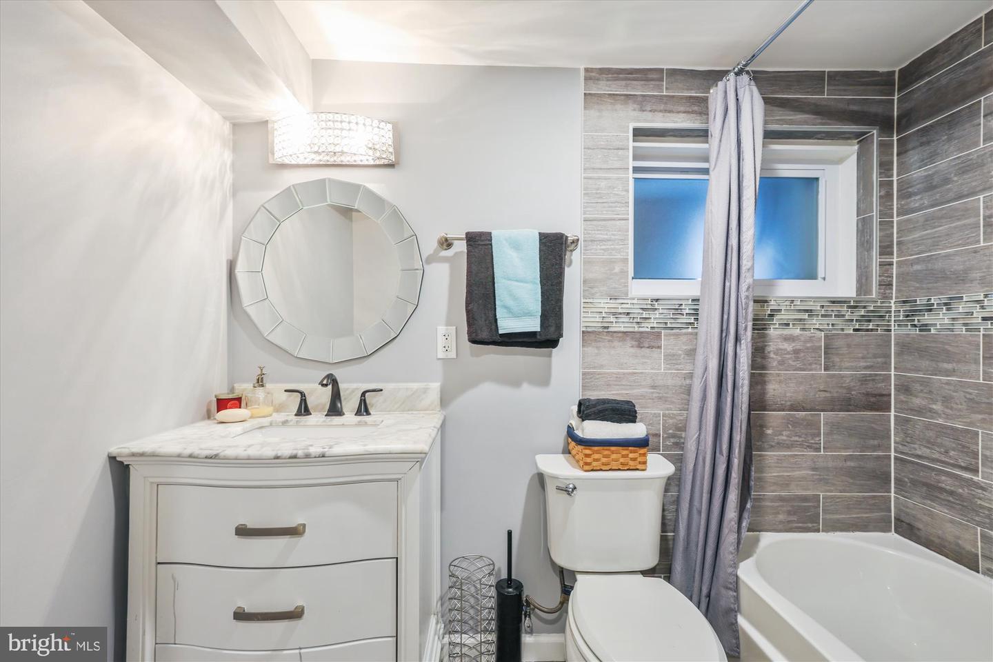 931 FARRAGUT ST NW, WASHINGTON, District Of Columbia 20011, 3 Bedrooms Bedrooms, ,2 BathroomsBathrooms,Residential,For sale,931 FARRAGUT ST NW,DCDC2172700 MLS # DCDC2172700