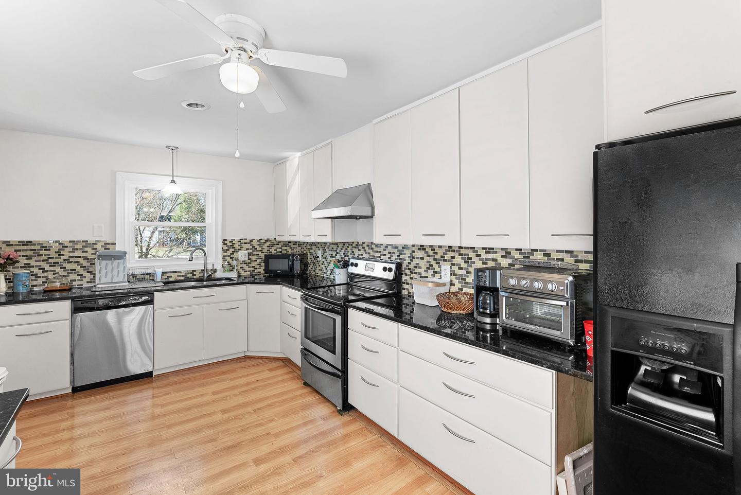12808 COLBY DR, WOODBRIDGE, Virginia 22192, 5 Bedrooms Bedrooms, ,3 BathroomsBathrooms,Residential,For sale,12808 COLBY DR,VAPW2088800 MLS # VAPW2088800