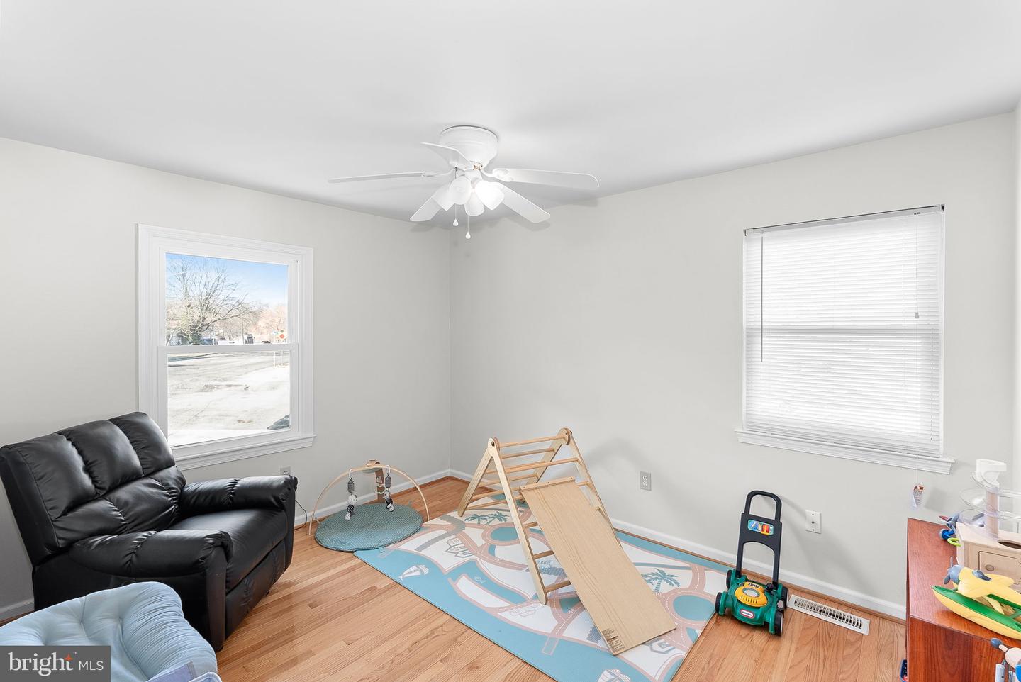 12808 COLBY DR, WOODBRIDGE, Virginia 22192, 5 Bedrooms Bedrooms, ,3 BathroomsBathrooms,Residential,For sale,12808 COLBY DR,VAPW2088800 MLS # VAPW2088800
