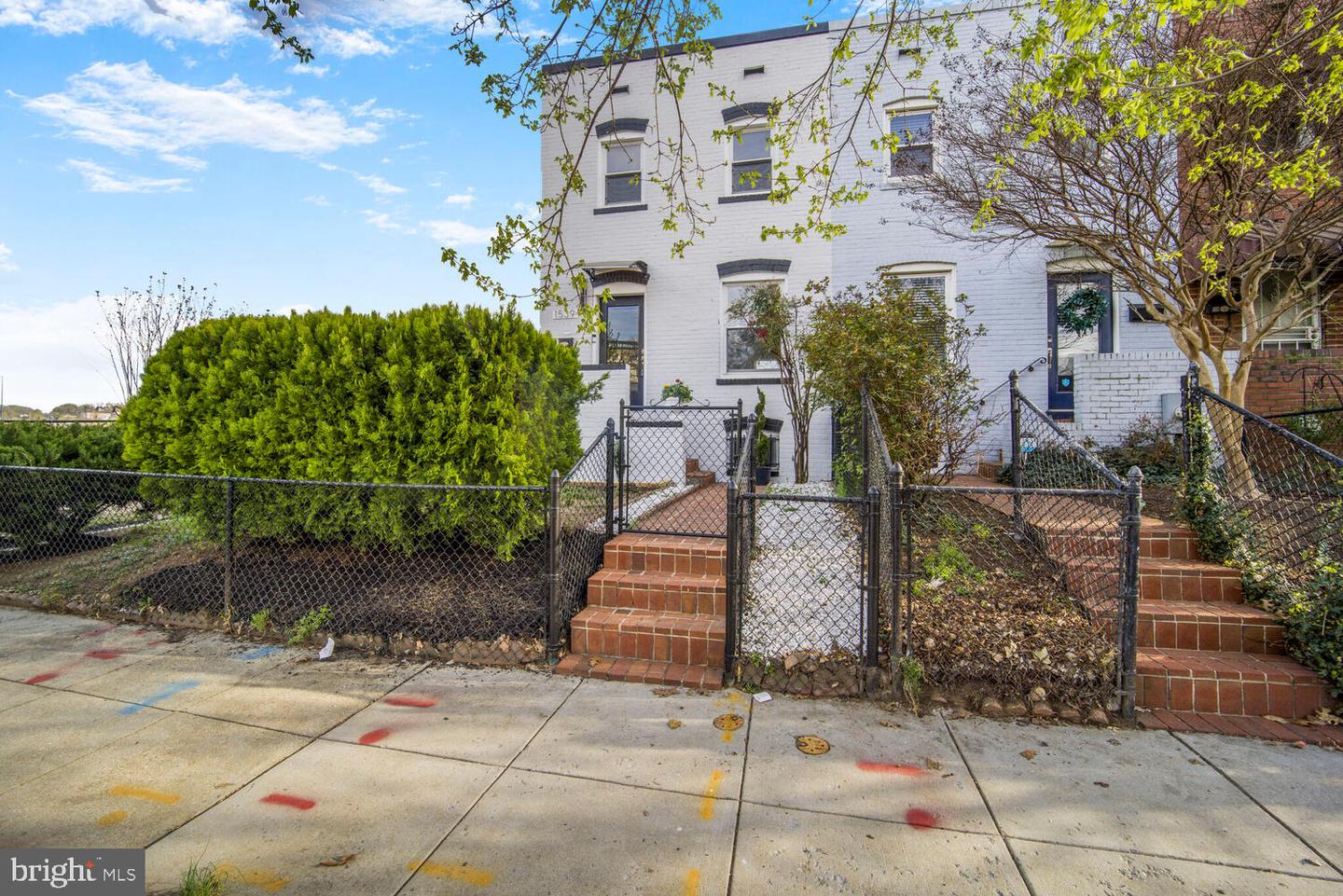 1539 K ST SE, WASHINGTON, District Of Columbia 20003, 3 Bedrooms Bedrooms, 6 Rooms Rooms,2 BathroomsBathrooms,Residential,For sale,1539 K ST SE,DCDC2193144 MLS # DCDC2193144