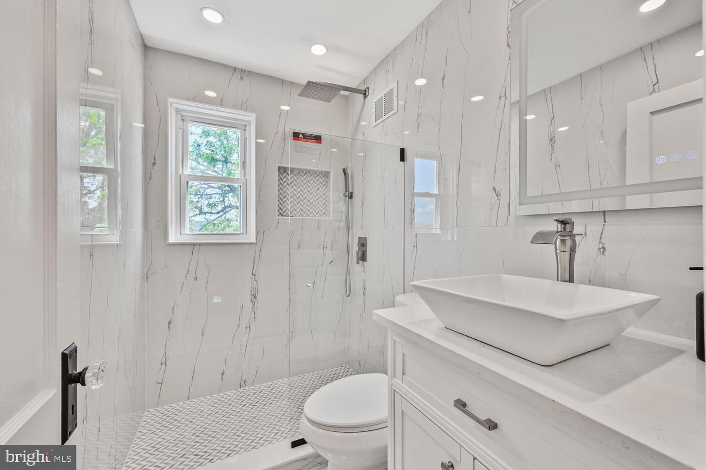 1539 K ST SE, WASHINGTON, District Of Columbia 20003, 3 Bedrooms Bedrooms, 6 Rooms Rooms,2 BathroomsBathrooms,Residential,For sale,1539 K ST SE,DCDC2193144 MLS # DCDC2193144