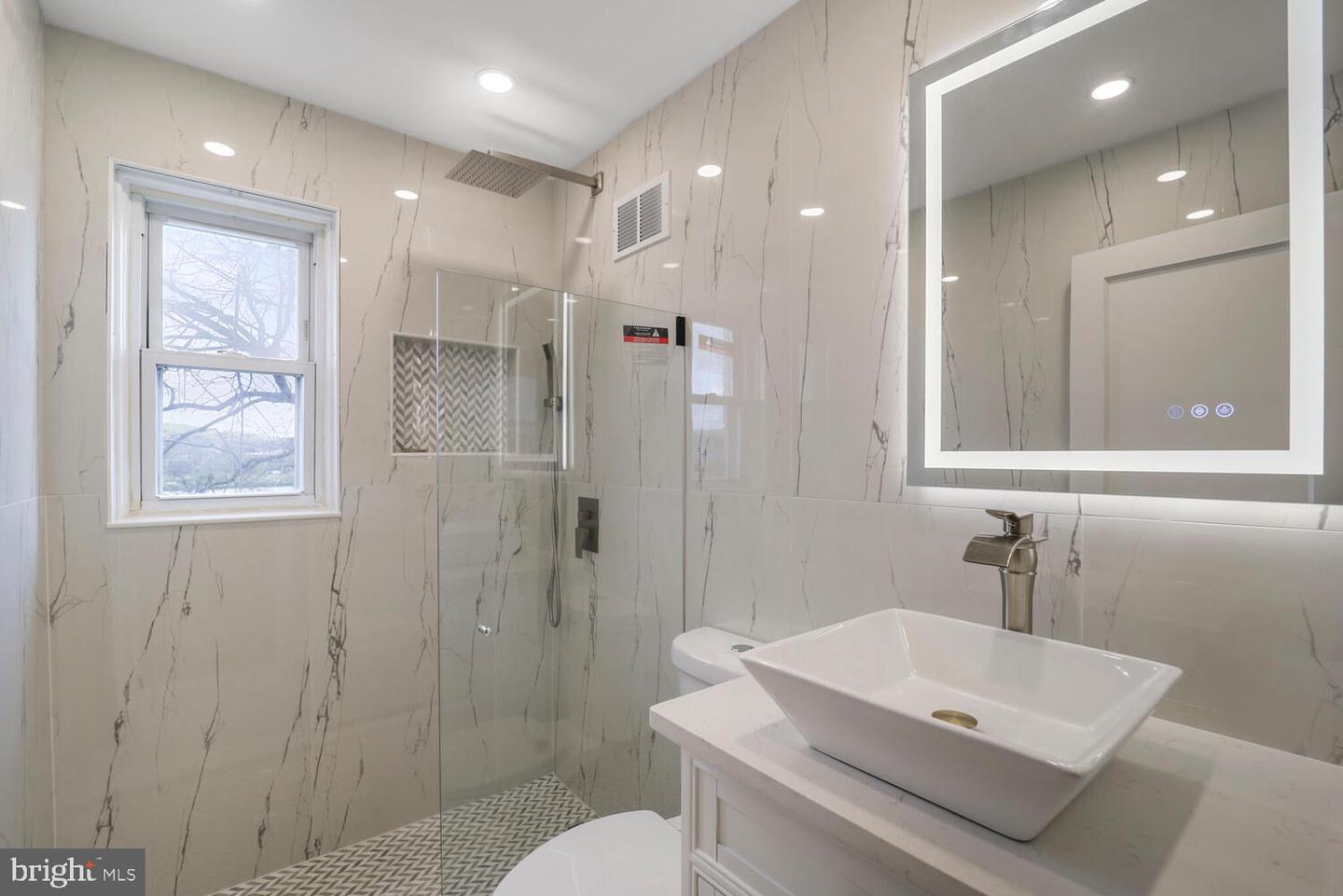 1539 K ST SE, WASHINGTON, District Of Columbia 20003, 3 Bedrooms Bedrooms, 6 Rooms Rooms,2 BathroomsBathrooms,Residential,For sale,1539 K ST SE,DCDC2193144 MLS # DCDC2193144