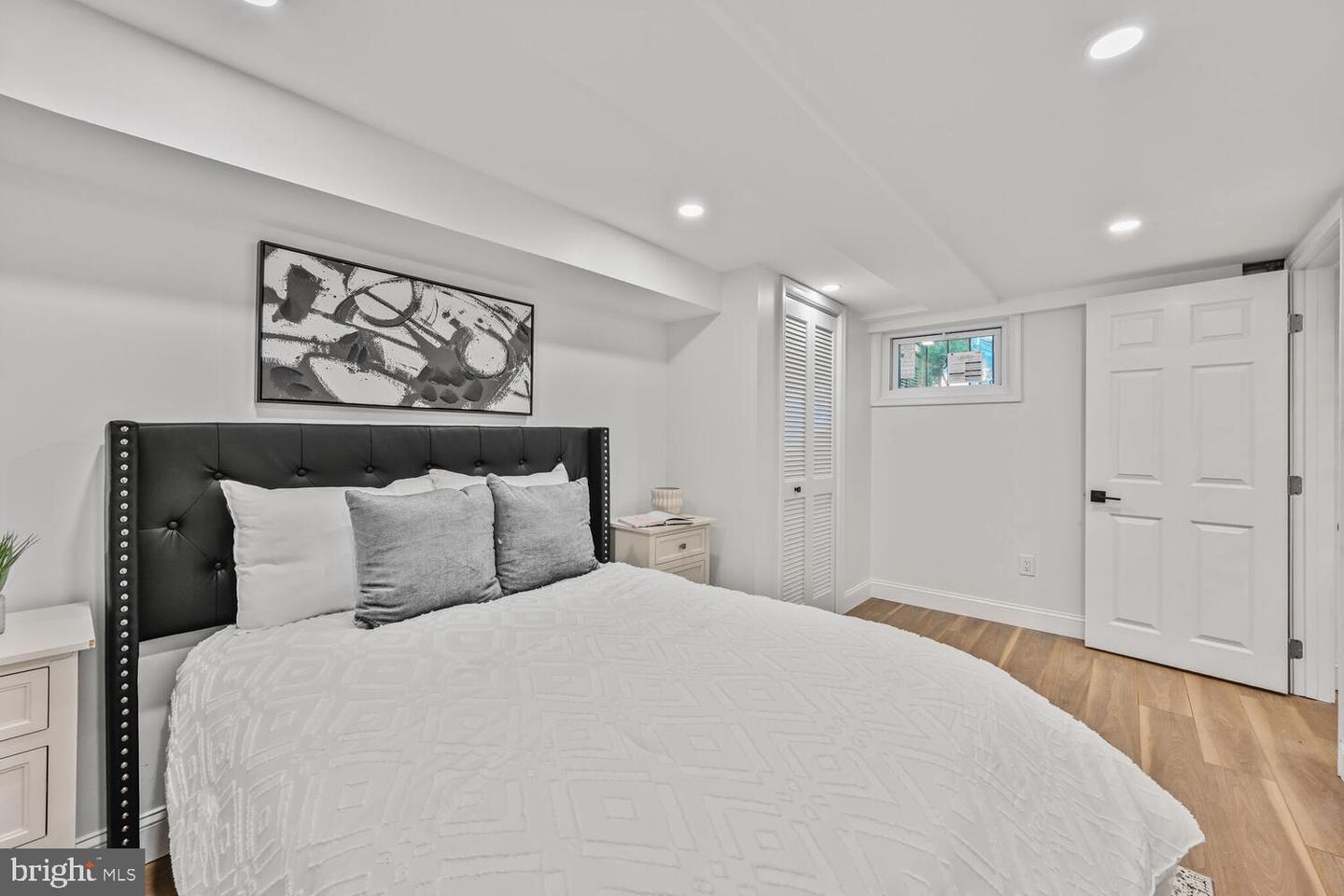 1539 K ST SE, WASHINGTON, District Of Columbia 20003, 3 Bedrooms Bedrooms, 6 Rooms Rooms,2 BathroomsBathrooms,Residential,For sale,1539 K ST SE,DCDC2193144 MLS # DCDC2193144