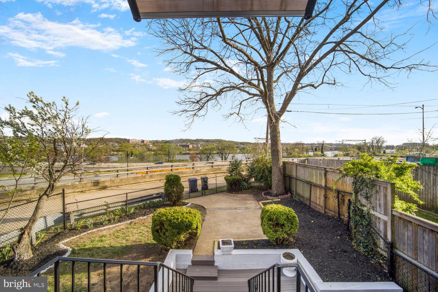1539 K ST SE, WASHINGTON, District Of Columbia 20003, 3 Bedrooms Bedrooms, 6 Rooms Rooms,2 BathroomsBathrooms,Residential,For sale,1539 K ST SE,DCDC2193144 MLS # DCDC2193144