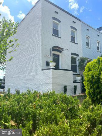1539 K ST SE, WASHINGTON, District Of Columbia 20003, 3 Bedrooms Bedrooms, 6 Rooms Rooms,2 BathroomsBathrooms,Residential,For sale,1539 K ST SE,DCDC2193144 MLS # DCDC2193144