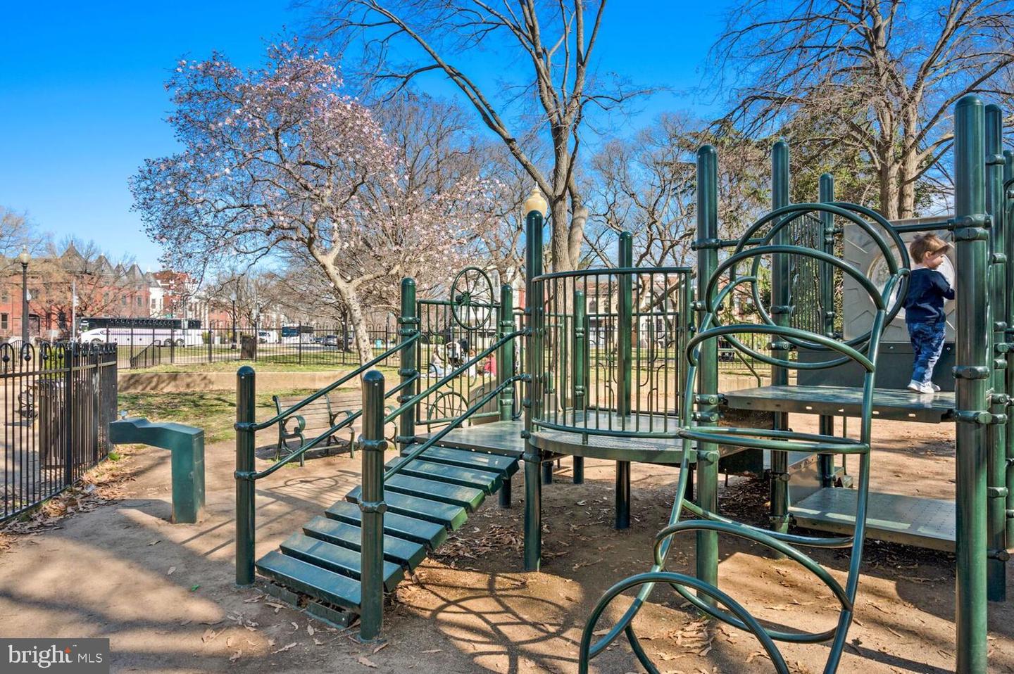 1539 K ST SE, WASHINGTON, District Of Columbia 20003, 3 Bedrooms Bedrooms, 6 Rooms Rooms,2 BathroomsBathrooms,Residential,For sale,1539 K ST SE,DCDC2193144 MLS # DCDC2193144