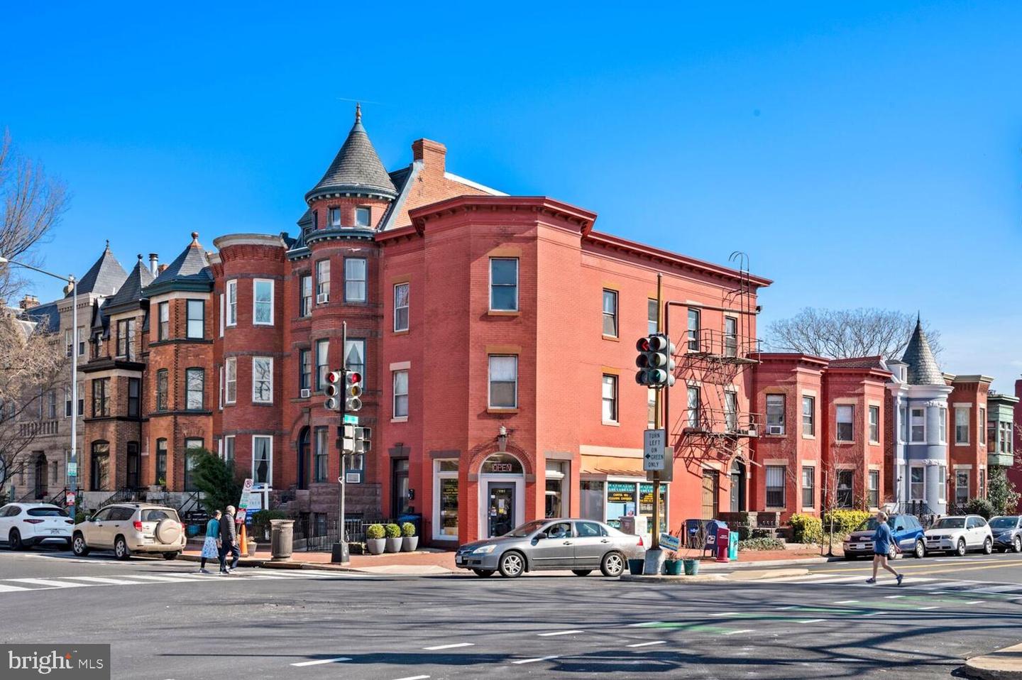 1539 K ST SE, WASHINGTON, District Of Columbia 20003, 3 Bedrooms Bedrooms, 6 Rooms Rooms,2 BathroomsBathrooms,Residential,For sale,1539 K ST SE,DCDC2193144 MLS # DCDC2193144
