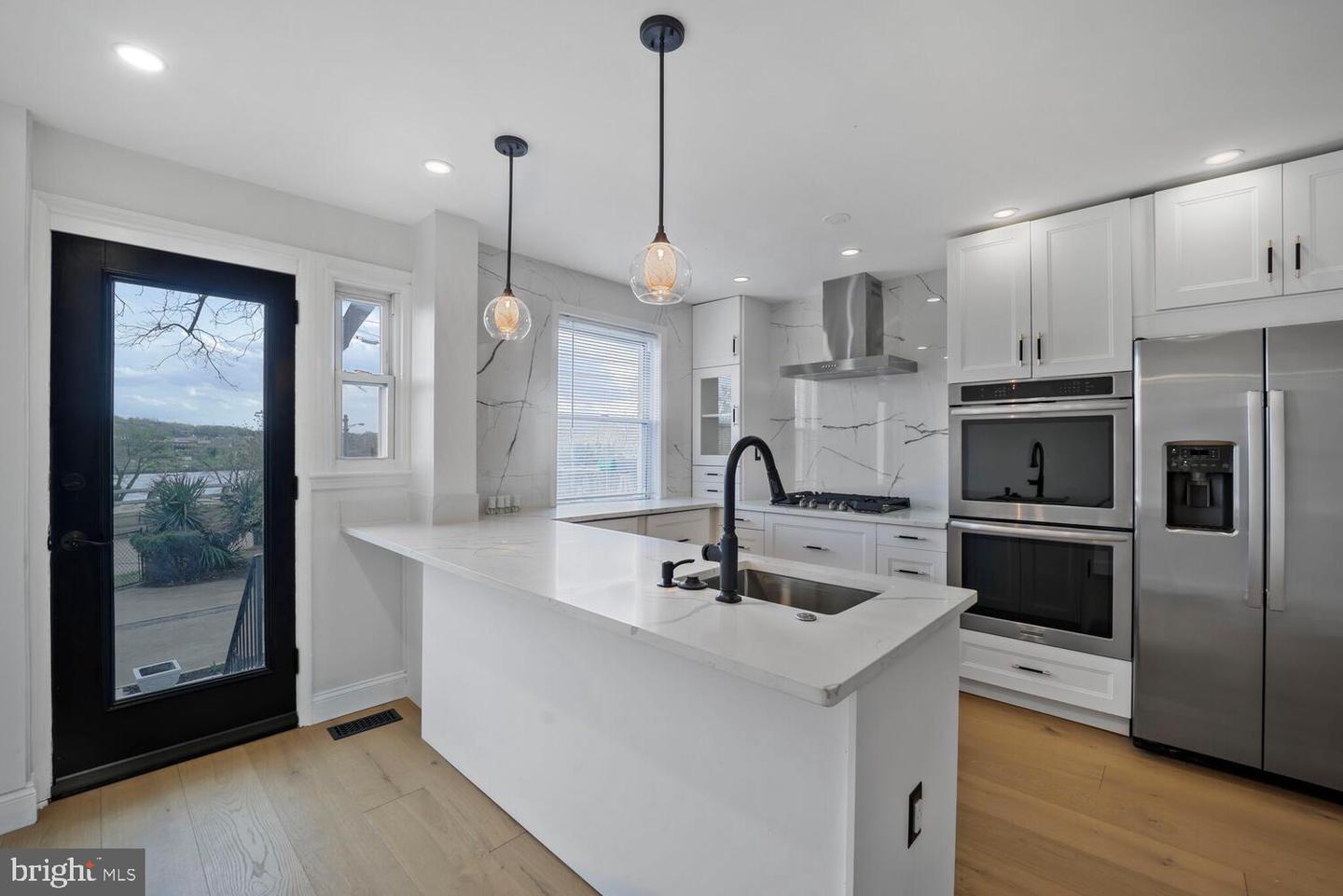 1539 K ST SE, WASHINGTON, District Of Columbia 20003, 3 Bedrooms Bedrooms, 6 Rooms Rooms,2 BathroomsBathrooms,Residential,For sale,1539 K ST SE,DCDC2193144 MLS # DCDC2193144