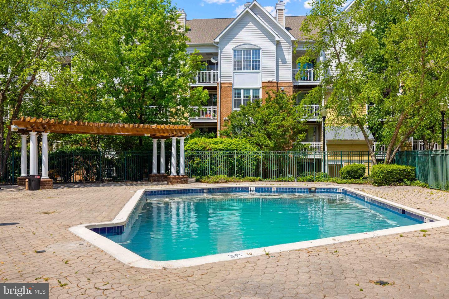 2102 HIGHCOURT LN #102, HERNDON, Virginia 20170, 1 Bedroom Bedrooms, ,1 BathroomBathrooms,Residential,For sale,2102 HIGHCOURT LN #102,VAFX2231702 MLS # VAFX2231702