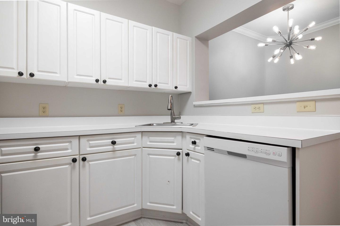 2102 HIGHCOURT LN #102, HERNDON, Virginia 20170, 1 Bedroom Bedrooms, ,1 BathroomBathrooms,Residential,For sale,2102 HIGHCOURT LN #102,VAFX2231702 MLS # VAFX2231702