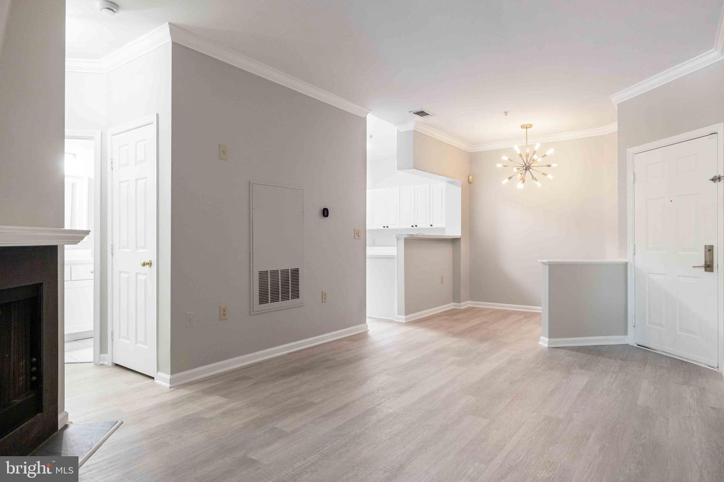 2102 HIGHCOURT LN #102, HERNDON, Virginia 20170, 1 Bedroom Bedrooms, ,1 BathroomBathrooms,Residential,For sale,2102 HIGHCOURT LN #102,VAFX2231702 MLS # VAFX2231702