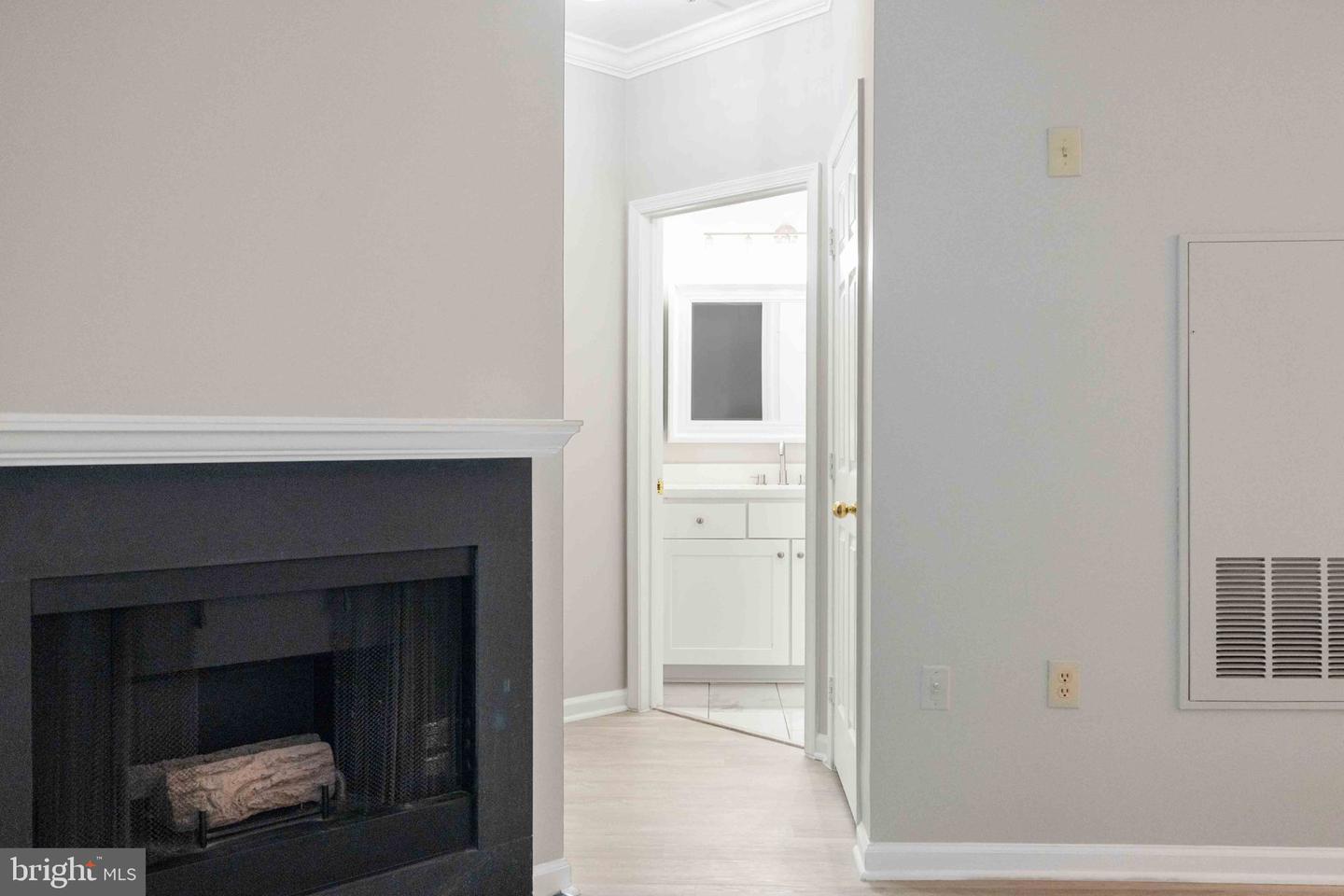2102 HIGHCOURT LN #102, HERNDON, Virginia 20170, 1 Bedroom Bedrooms, ,1 BathroomBathrooms,Residential,For sale,2102 HIGHCOURT LN #102,VAFX2231702 MLS # VAFX2231702