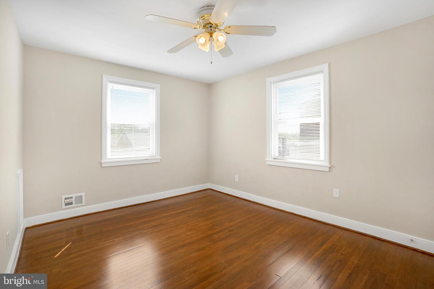 CHAPLIN ST SE #4333, WASHINGTON, District Of Columbia 20019, 3 Bedrooms Bedrooms, ,2 BathroomsBathrooms,Residential,For sale,CHAPLIN ST SE #4333,DCDC2194192 MLS # DCDC2194192