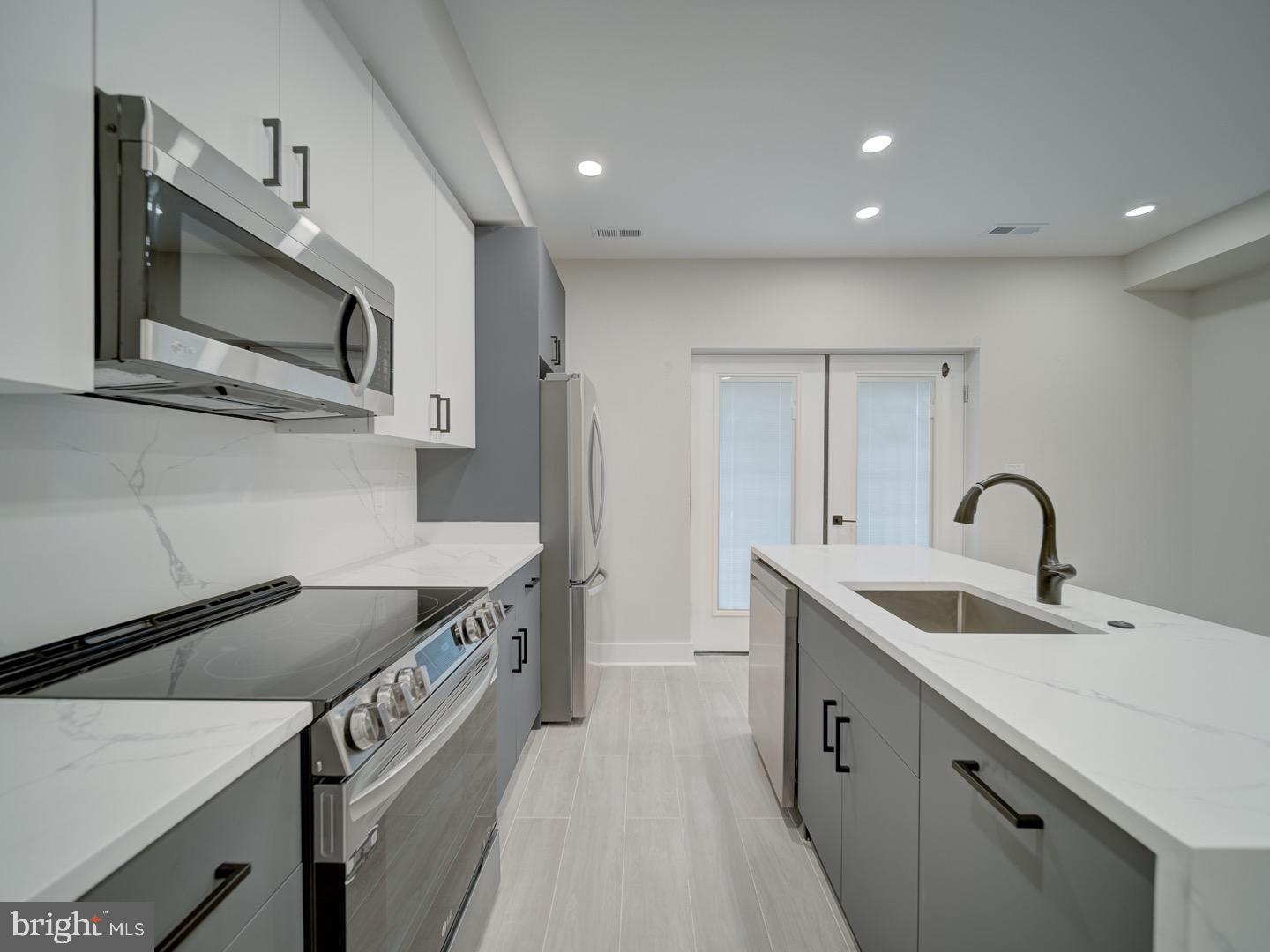 1004 18TH ST NE #2, WASHINGTON, District Of Columbia 20002, 1 Bedroom Bedrooms, ,1 BathroomBathrooms,Residential,For sale,1004 18TH ST NE #2,DCDC2197806 MLS # DCDC2197806