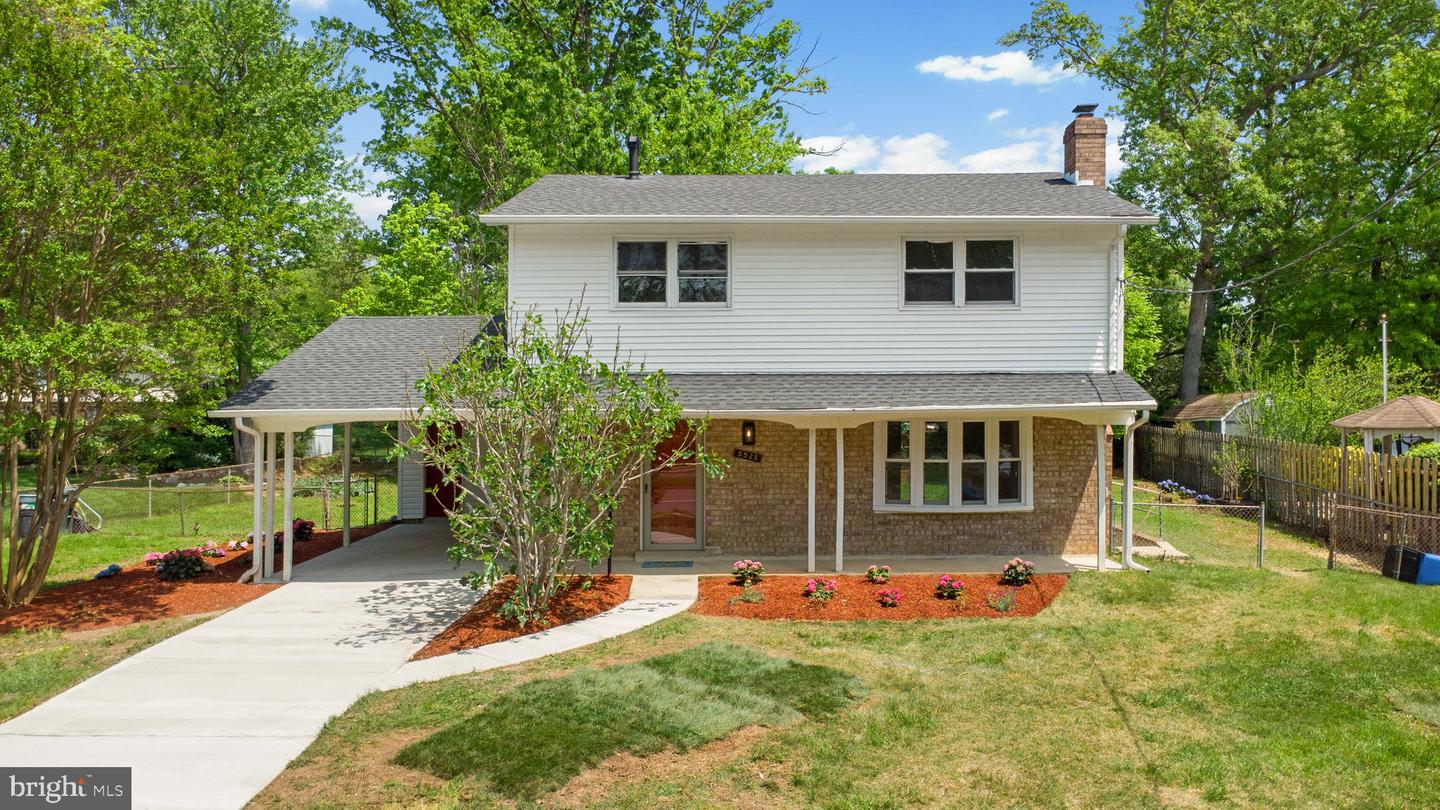 5525 ROLLING RD, SPRINGFIELD, Virginia 22151, 4 Bedrooms Bedrooms, ,4 BathroomsBathrooms,Residential,For sale,5525 ROLLING RD,VAFX2237882 MLS # VAFX2237882