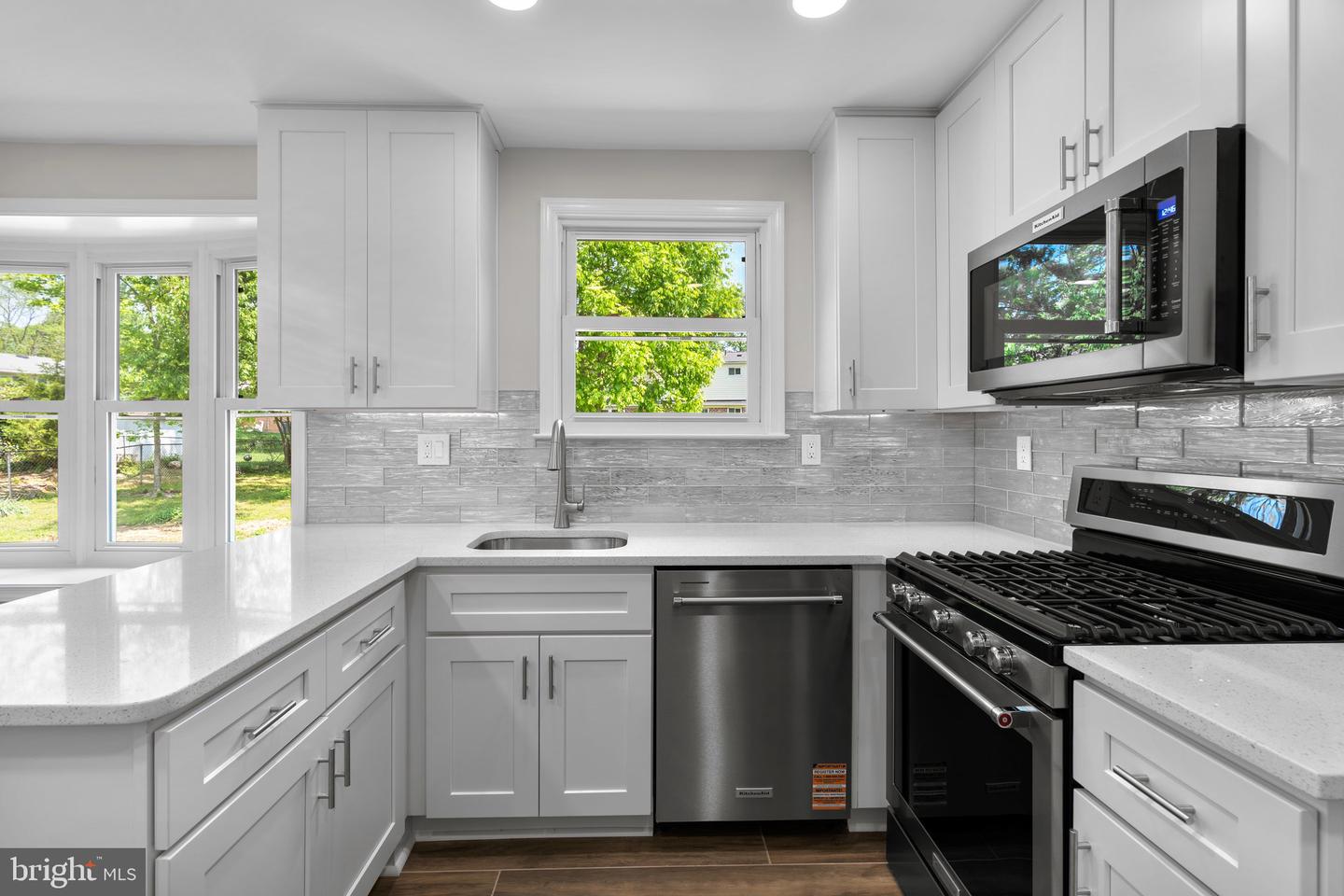 5525 ROLLING RD, SPRINGFIELD, Virginia 22151, 4 Bedrooms Bedrooms, ,4 BathroomsBathrooms,Residential,For sale,5525 ROLLING RD,VAFX2237882 MLS # VAFX2237882