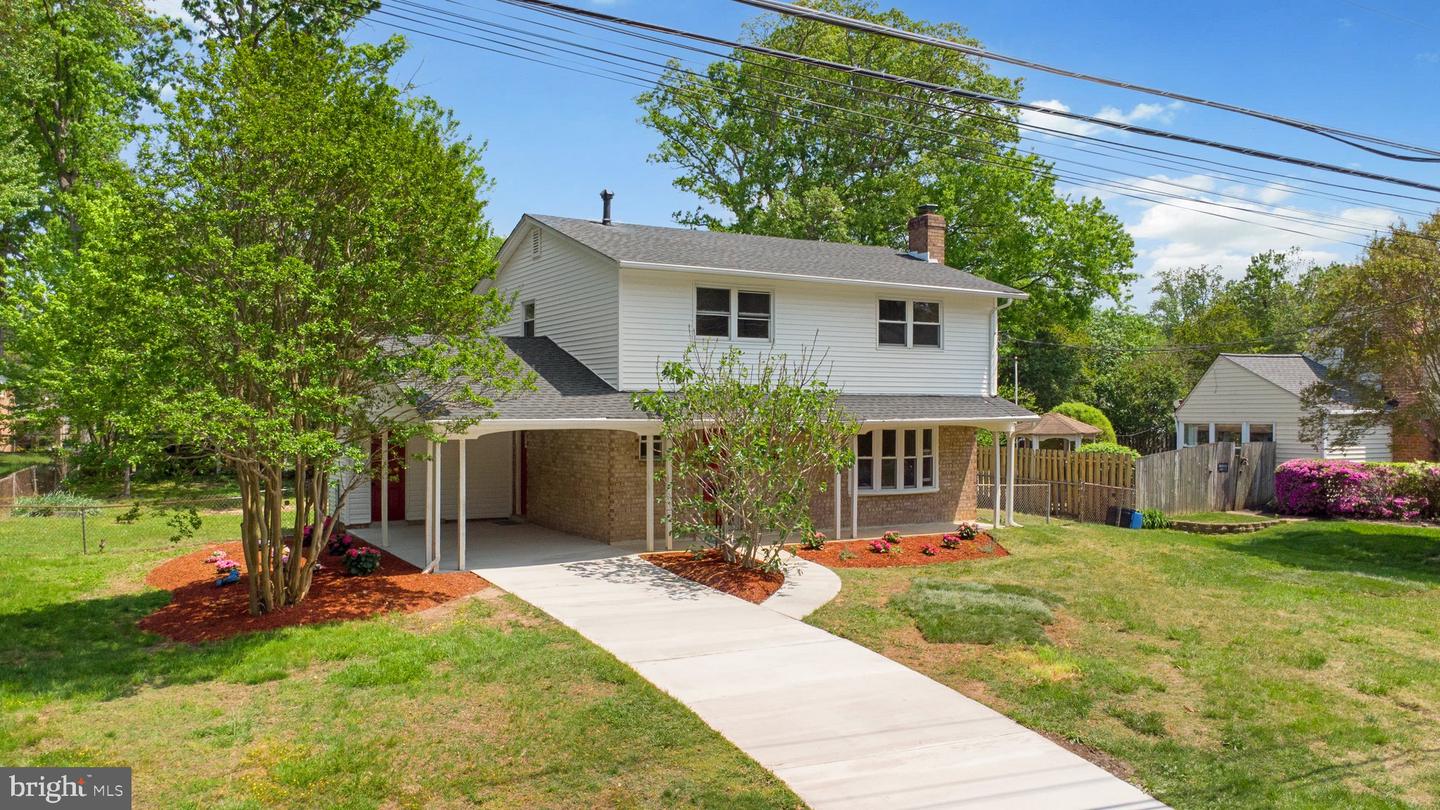 5525 ROLLING RD, SPRINGFIELD, Virginia 22151, 4 Bedrooms Bedrooms, ,4 BathroomsBathrooms,Residential,For sale,5525 ROLLING RD,VAFX2237882 MLS # VAFX2237882