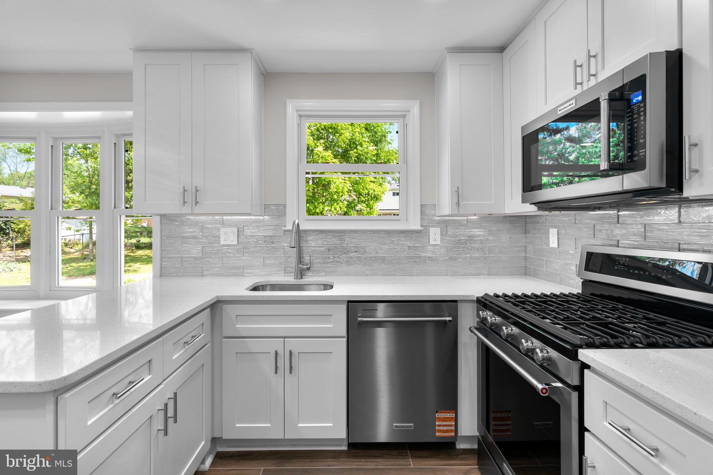 5525 ROLLING RD, SPRINGFIELD, Virginia 22151, 4 Bedrooms Bedrooms, ,4 BathroomsBathrooms,Residential,For sale,5525 ROLLING RD,VAFX2237882 MLS # VAFX2237882