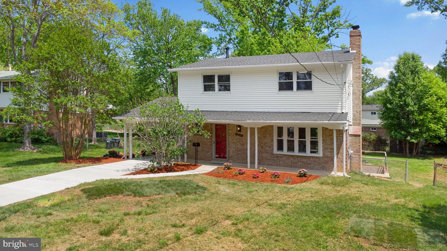 5525 ROLLING RD, SPRINGFIELD, Virginia 22151, 4 Bedrooms Bedrooms, ,4 BathroomsBathrooms,Residential,For sale,5525 ROLLING RD,VAFX2237882 MLS # VAFX2237882