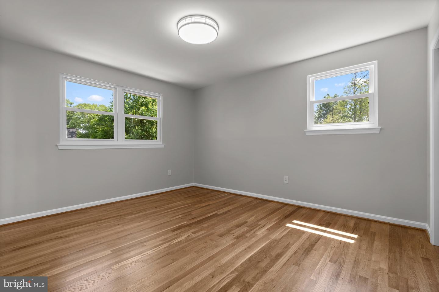 5525 ROLLING RD, SPRINGFIELD, Virginia 22151, 4 Bedrooms Bedrooms, ,4 BathroomsBathrooms,Residential,For sale,5525 ROLLING RD,VAFX2237882 MLS # VAFX2237882