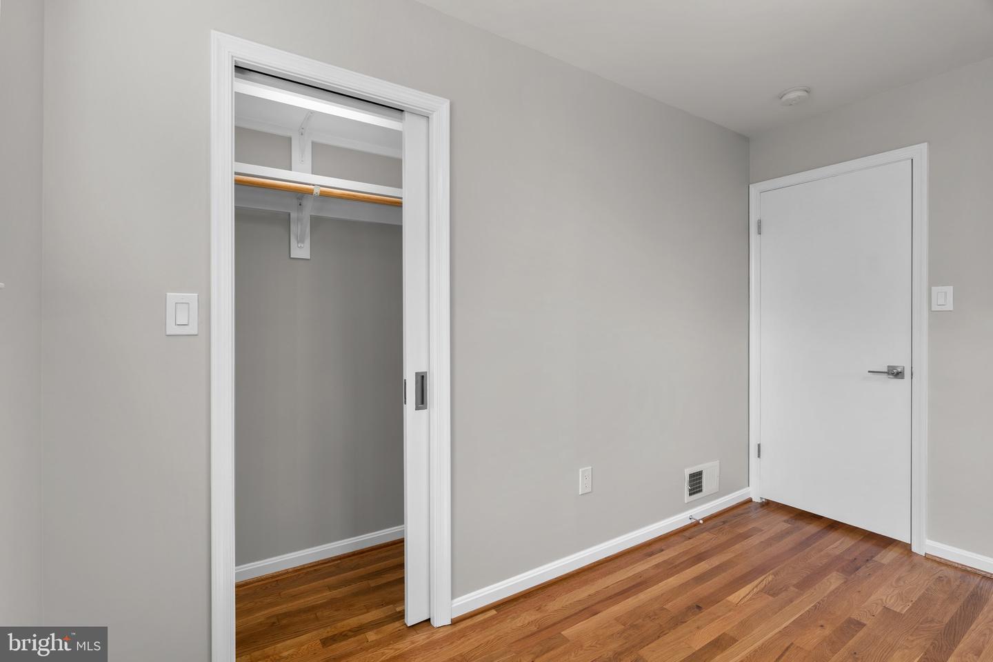 5525 ROLLING RD, SPRINGFIELD, Virginia 22151, 4 Bedrooms Bedrooms, ,4 BathroomsBathrooms,Residential,For sale,5525 ROLLING RD,VAFX2237882 MLS # VAFX2237882