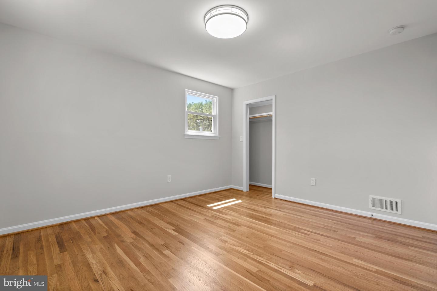 5525 ROLLING RD, SPRINGFIELD, Virginia 22151, 4 Bedrooms Bedrooms, ,4 BathroomsBathrooms,Residential,For sale,5525 ROLLING RD,VAFX2237882 MLS # VAFX2237882