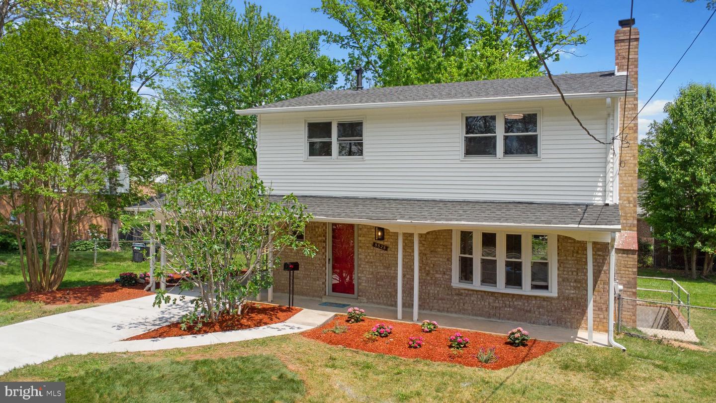 5525 ROLLING RD, SPRINGFIELD, Virginia 22151, 4 Bedrooms Bedrooms, ,4 BathroomsBathrooms,Residential,For sale,5525 ROLLING RD,VAFX2237882 MLS # VAFX2237882