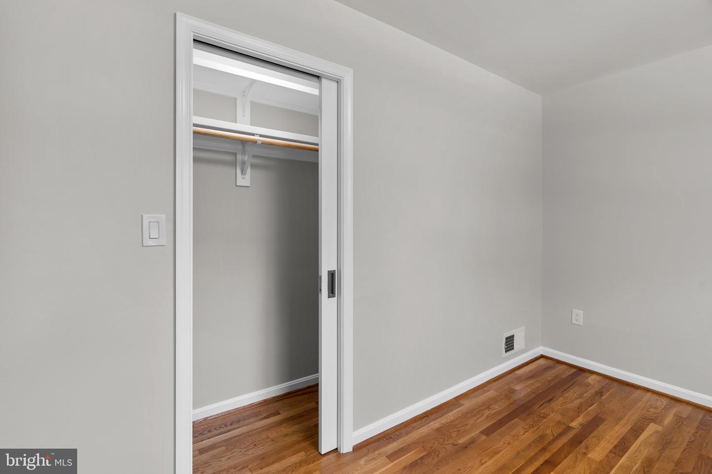 5525 ROLLING RD, SPRINGFIELD, Virginia 22151, 4 Bedrooms Bedrooms, ,4 BathroomsBathrooms,Residential,For sale,5525 ROLLING RD,VAFX2237882 MLS # VAFX2237882