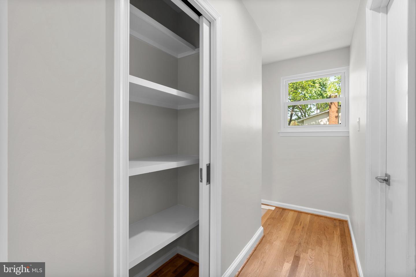 5525 ROLLING RD, SPRINGFIELD, Virginia 22151, 4 Bedrooms Bedrooms, ,4 BathroomsBathrooms,Residential,For sale,5525 ROLLING RD,VAFX2237882 MLS # VAFX2237882