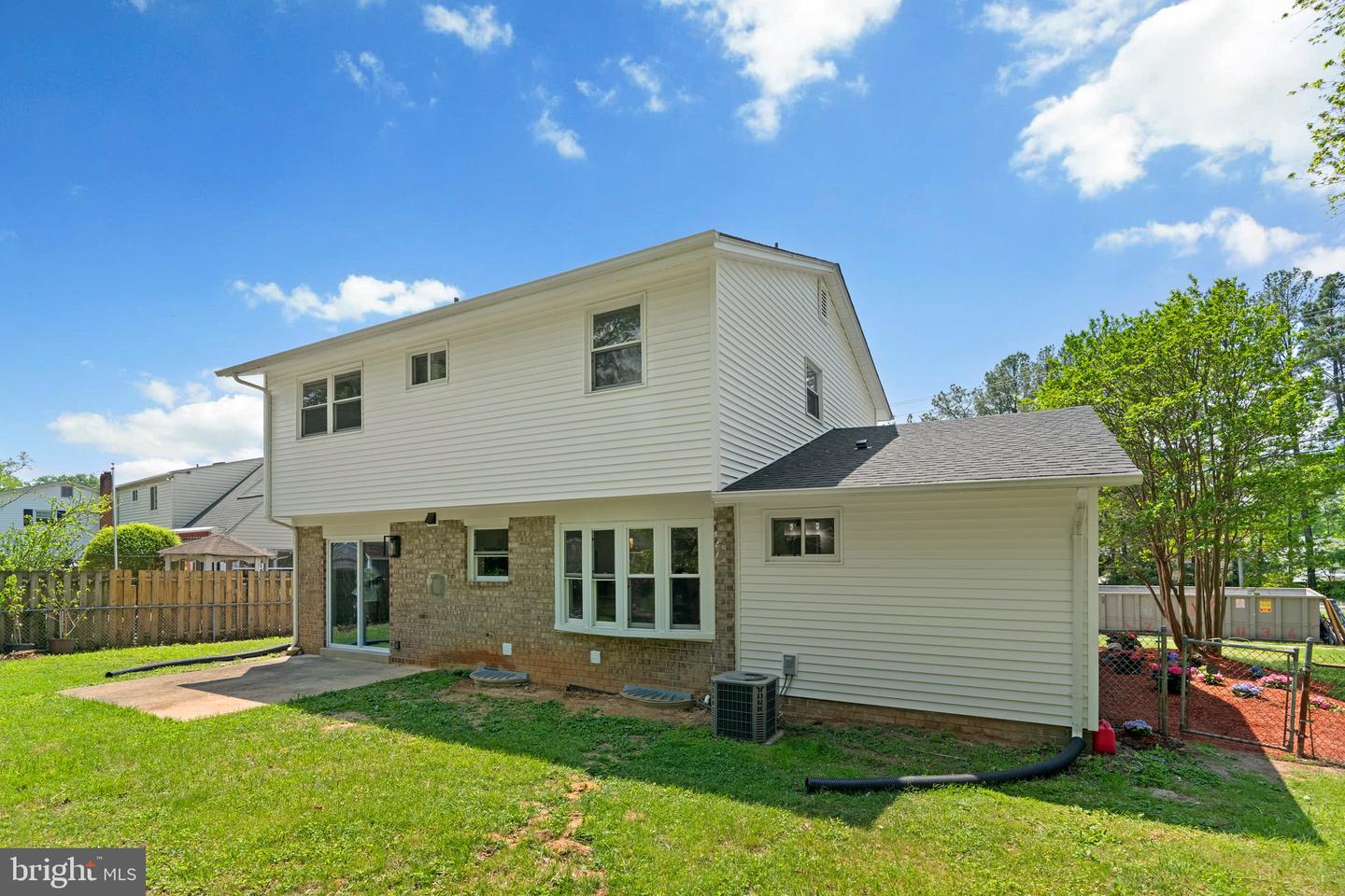 5525 ROLLING RD, SPRINGFIELD, Virginia 22151, 4 Bedrooms Bedrooms, ,4 BathroomsBathrooms,Residential,For sale,5525 ROLLING RD,VAFX2237882 MLS # VAFX2237882