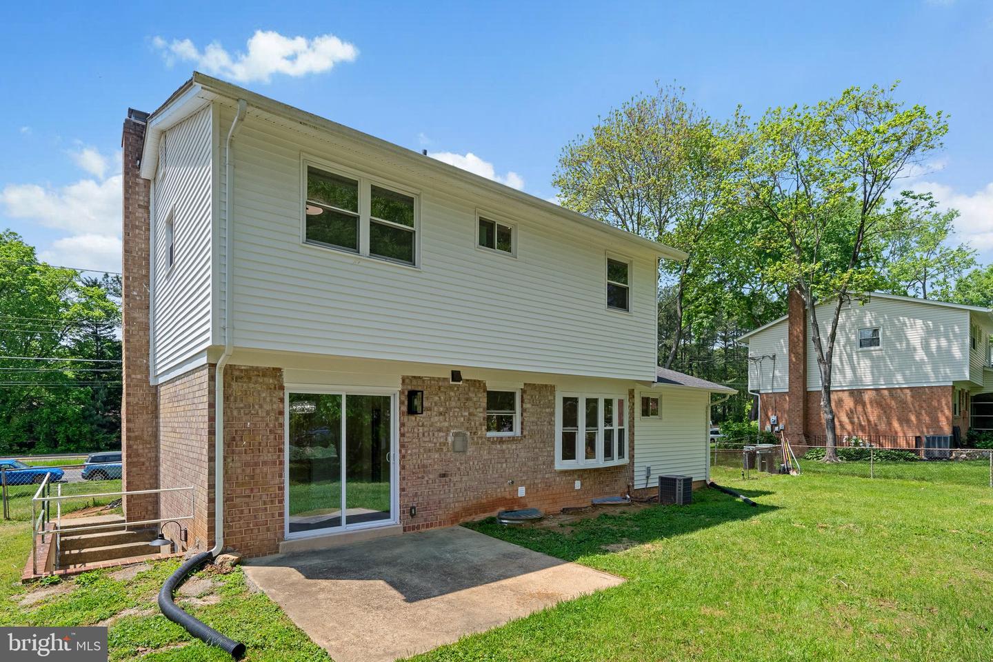 5525 ROLLING RD, SPRINGFIELD, Virginia 22151, 4 Bedrooms Bedrooms, ,4 BathroomsBathrooms,Residential,For sale,5525 ROLLING RD,VAFX2237882 MLS # VAFX2237882