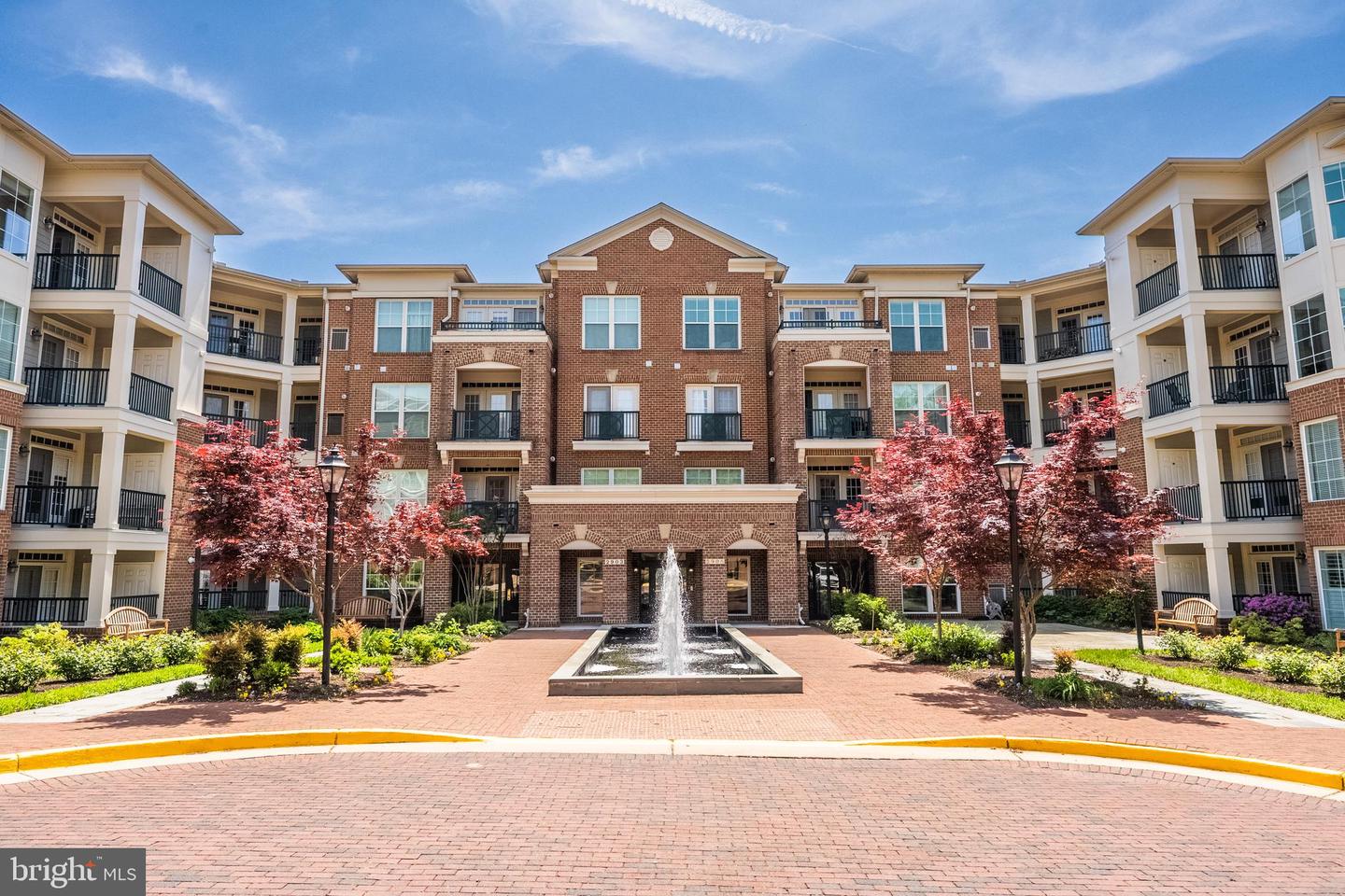 2903 SAINTSBURY PLZ #402, FAIRFAX, Virginia 22031, 3 Bedrooms Bedrooms, ,2 BathroomsBathrooms,Residential,For sale,2903 SAINTSBURY PLZ #402,VAFX2238538 MLS # VAFX2238538