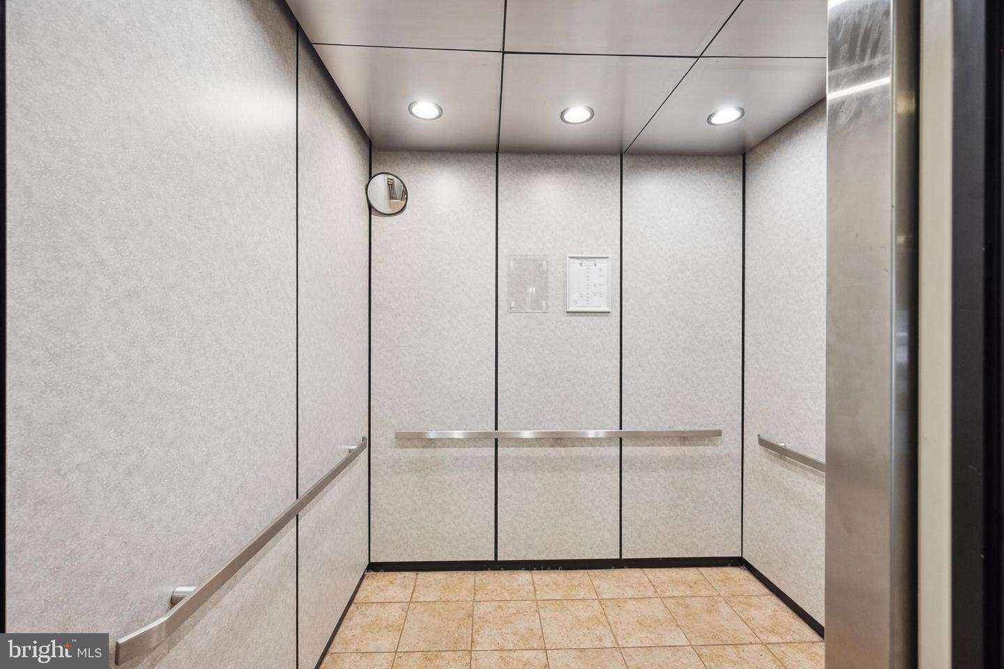 2903 SAINTSBURY PLZ #402, FAIRFAX, Virginia 22031, 3 Bedrooms Bedrooms, ,2 BathroomsBathrooms,Residential,For sale,2903 SAINTSBURY PLZ #402,VAFX2238538 MLS # VAFX2238538